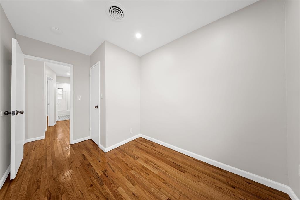54 COLLEGE ST - Photo 5