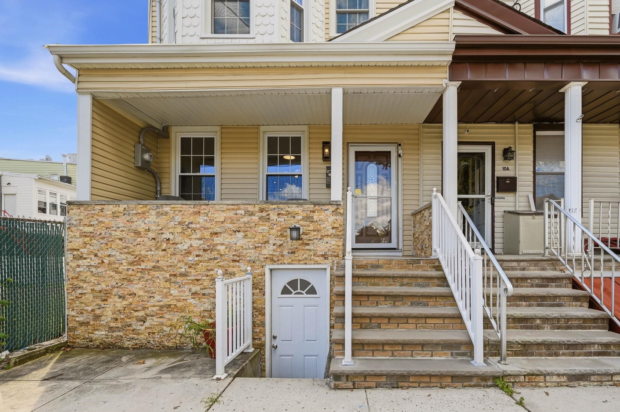 10 36TH ST - Photo 3