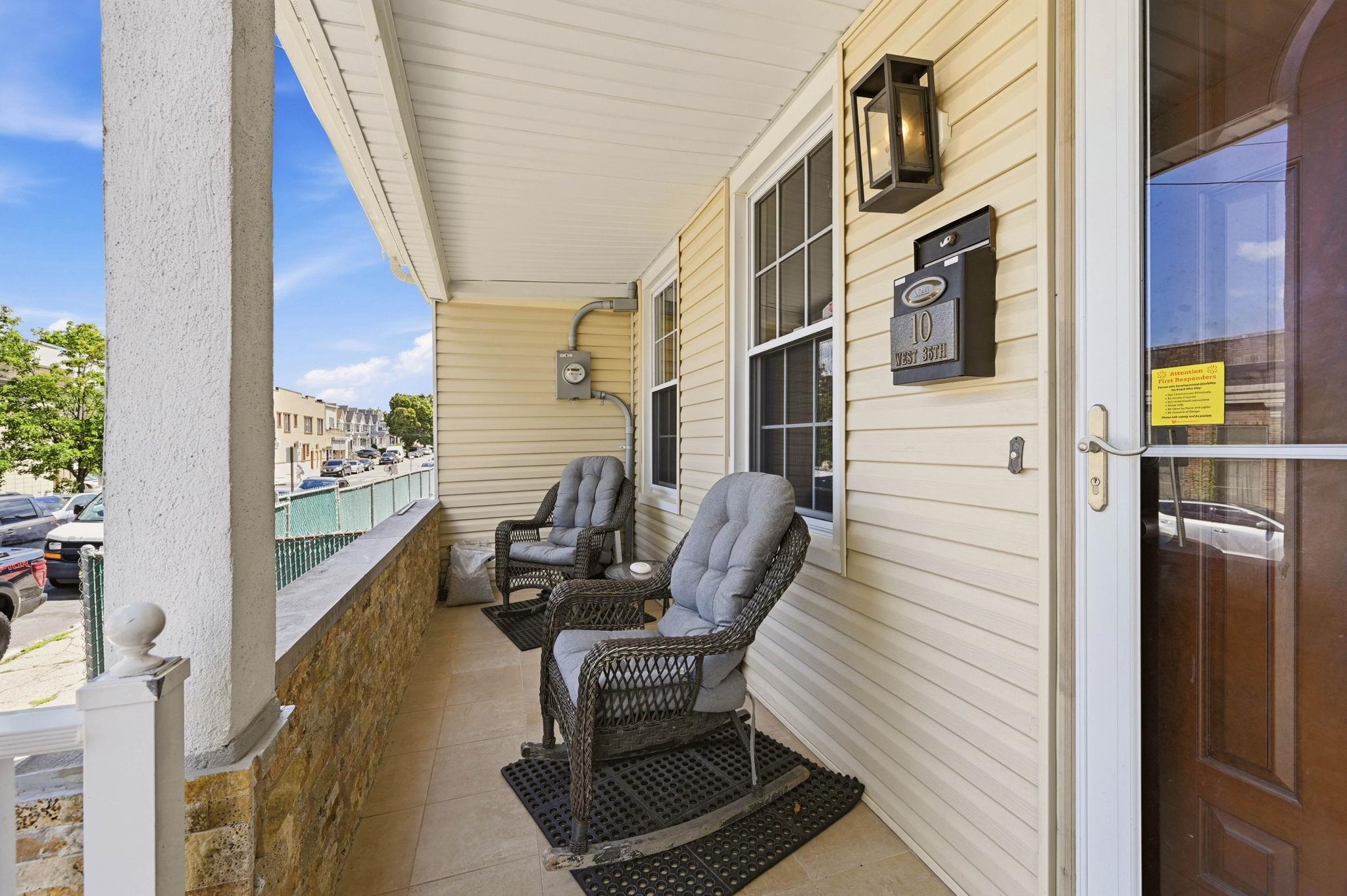 10 36TH ST - Photo 4