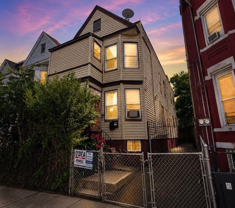 127 KEARNEY AVE - Photo 2