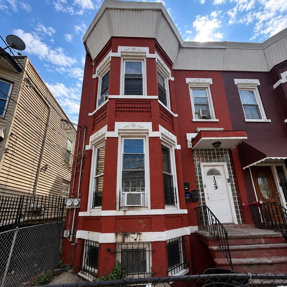 129 KEARNEY AVE - Photo 2