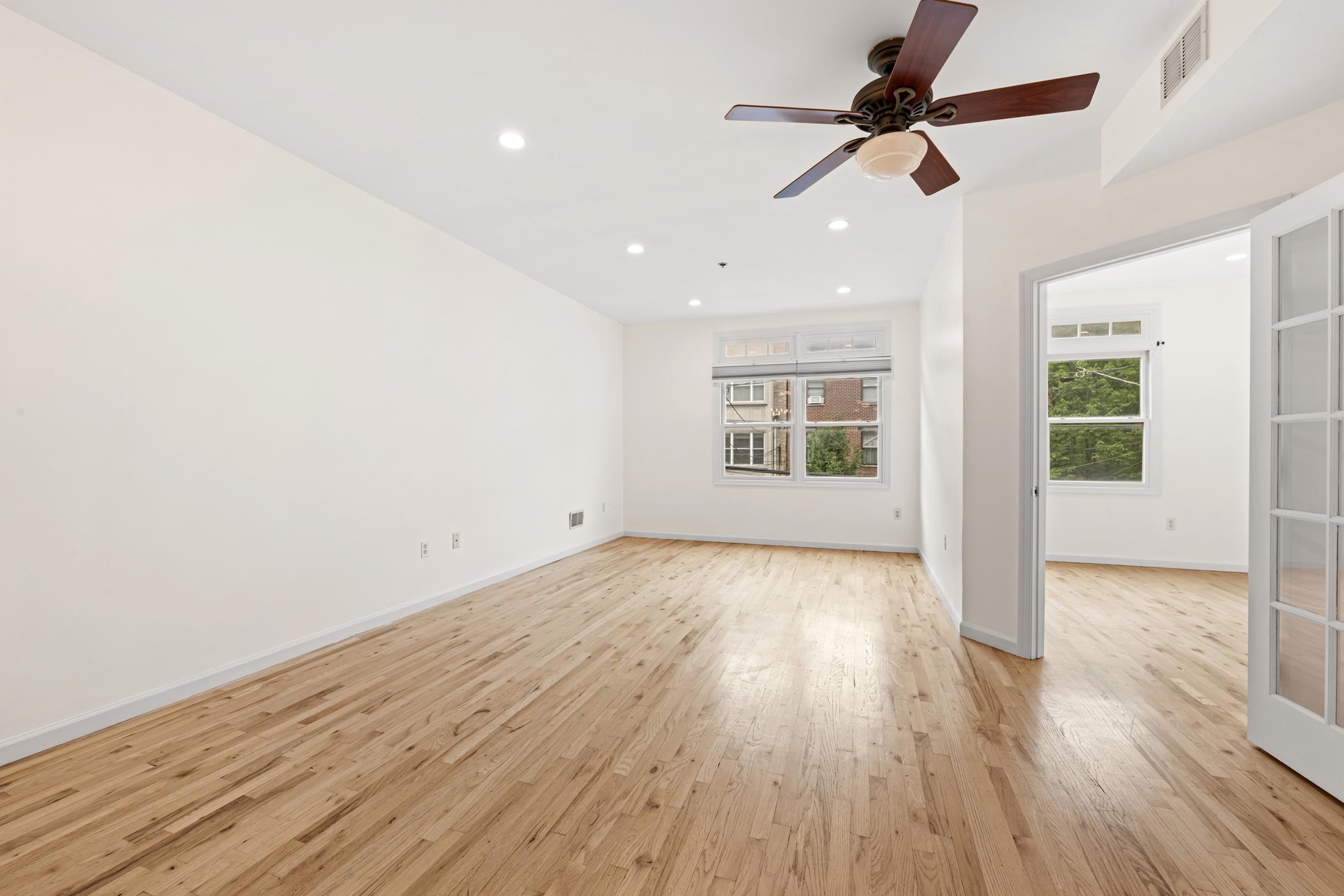 81 MONROE ST - Photo 5