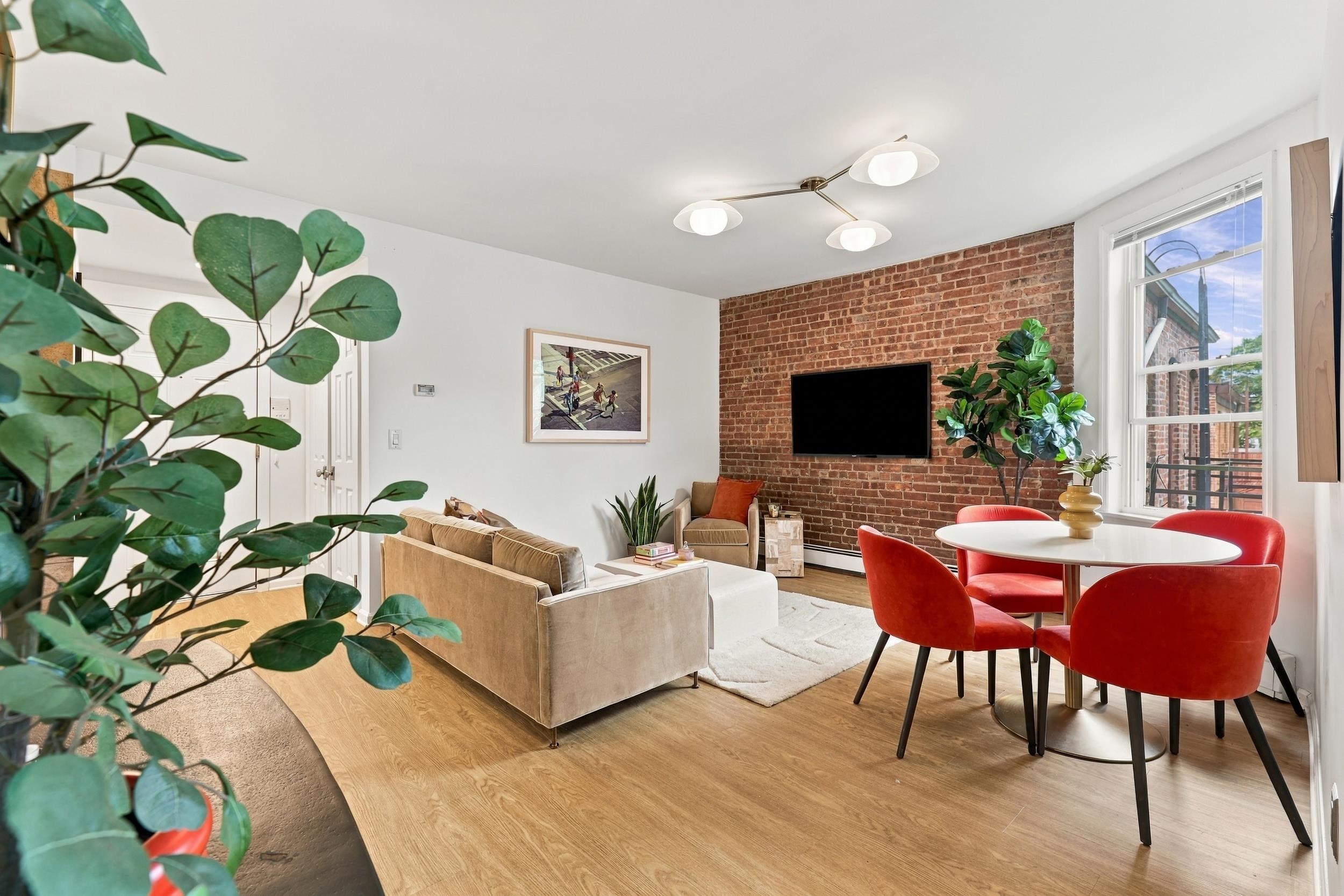234 6TH ST - Photo 3