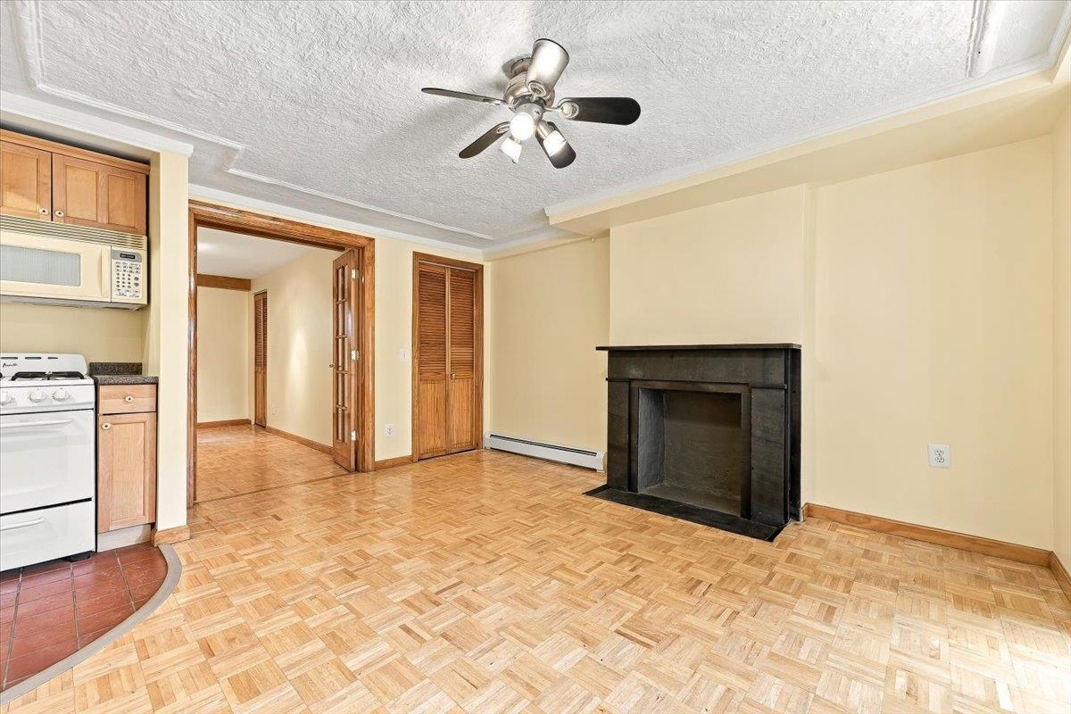 373 WEBSTER AVE - Photo 3