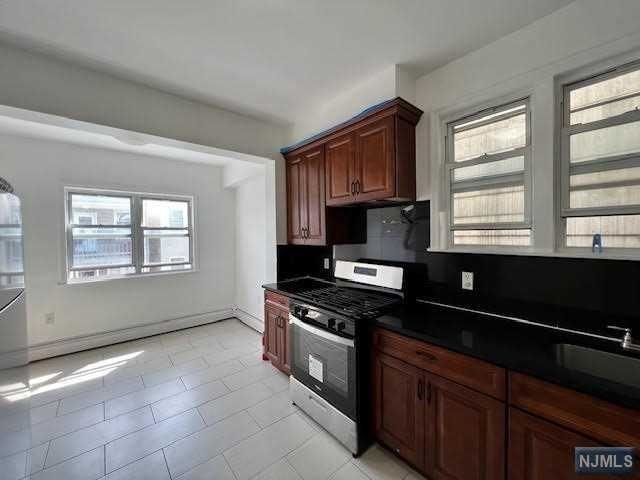 123 OAK ST - Photo 2