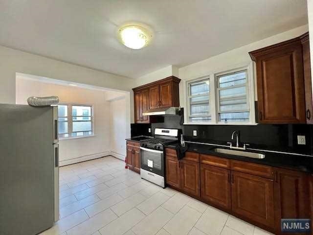 123 OAK ST - Photo 5