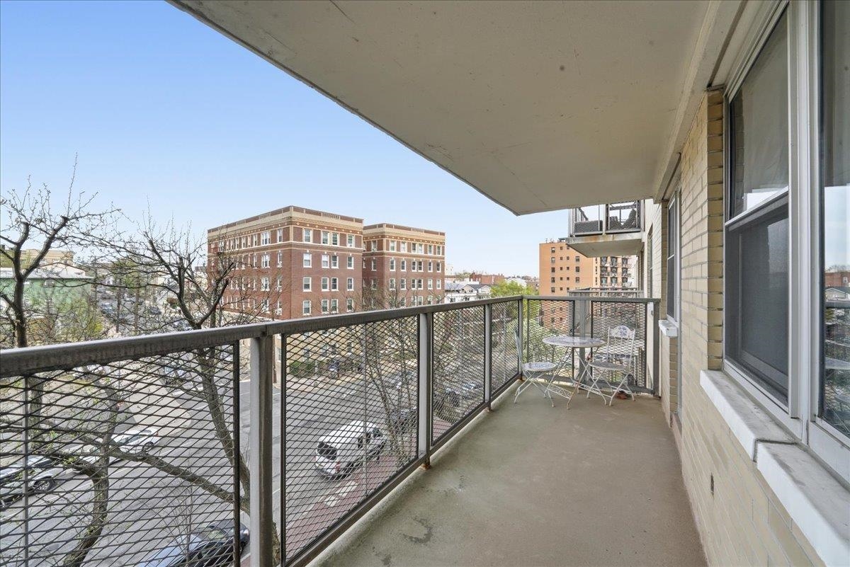 6600 BLVD EAST - Photo 2