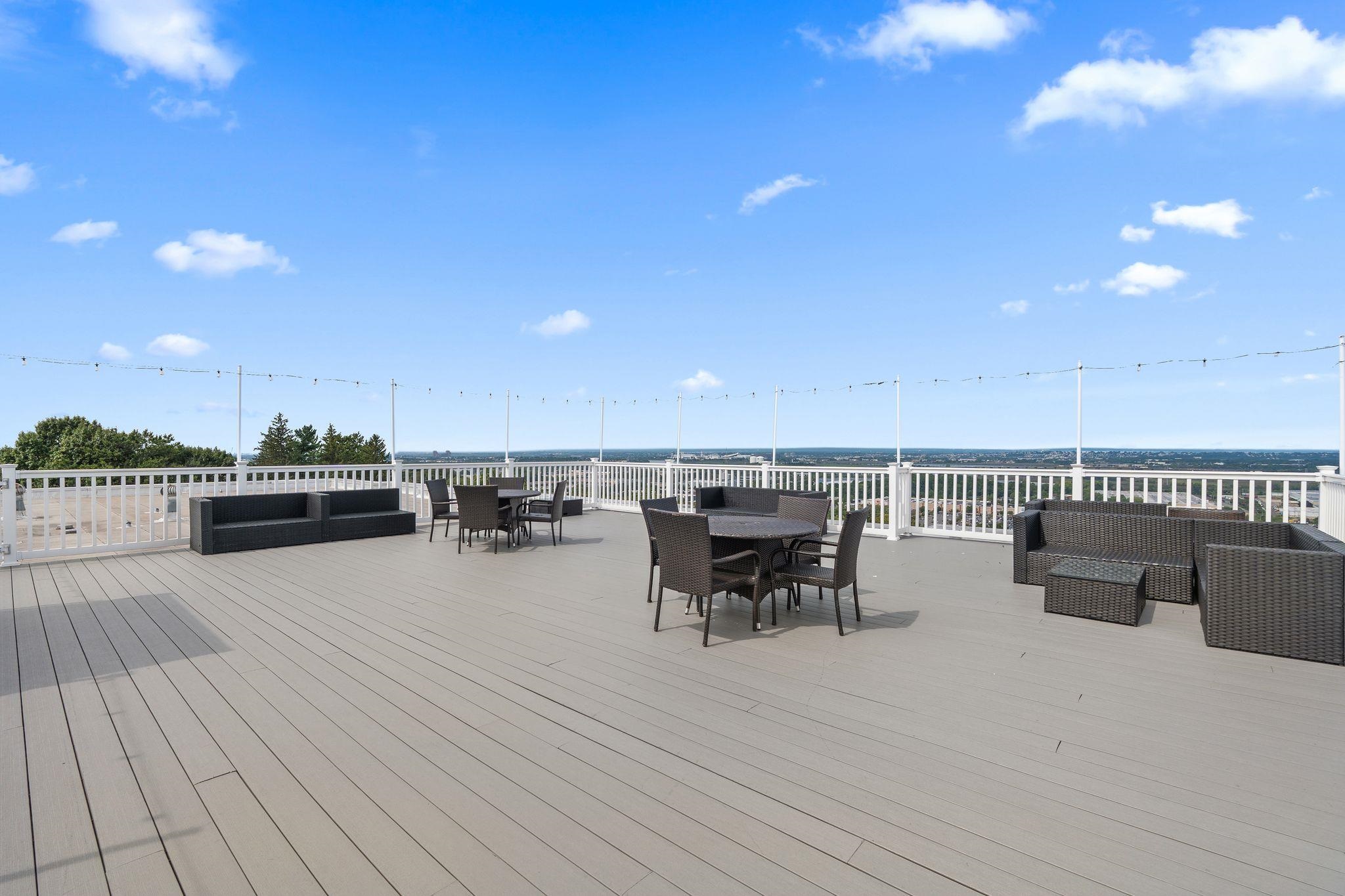 8915 BERGENWOOD AVE - Photo 4