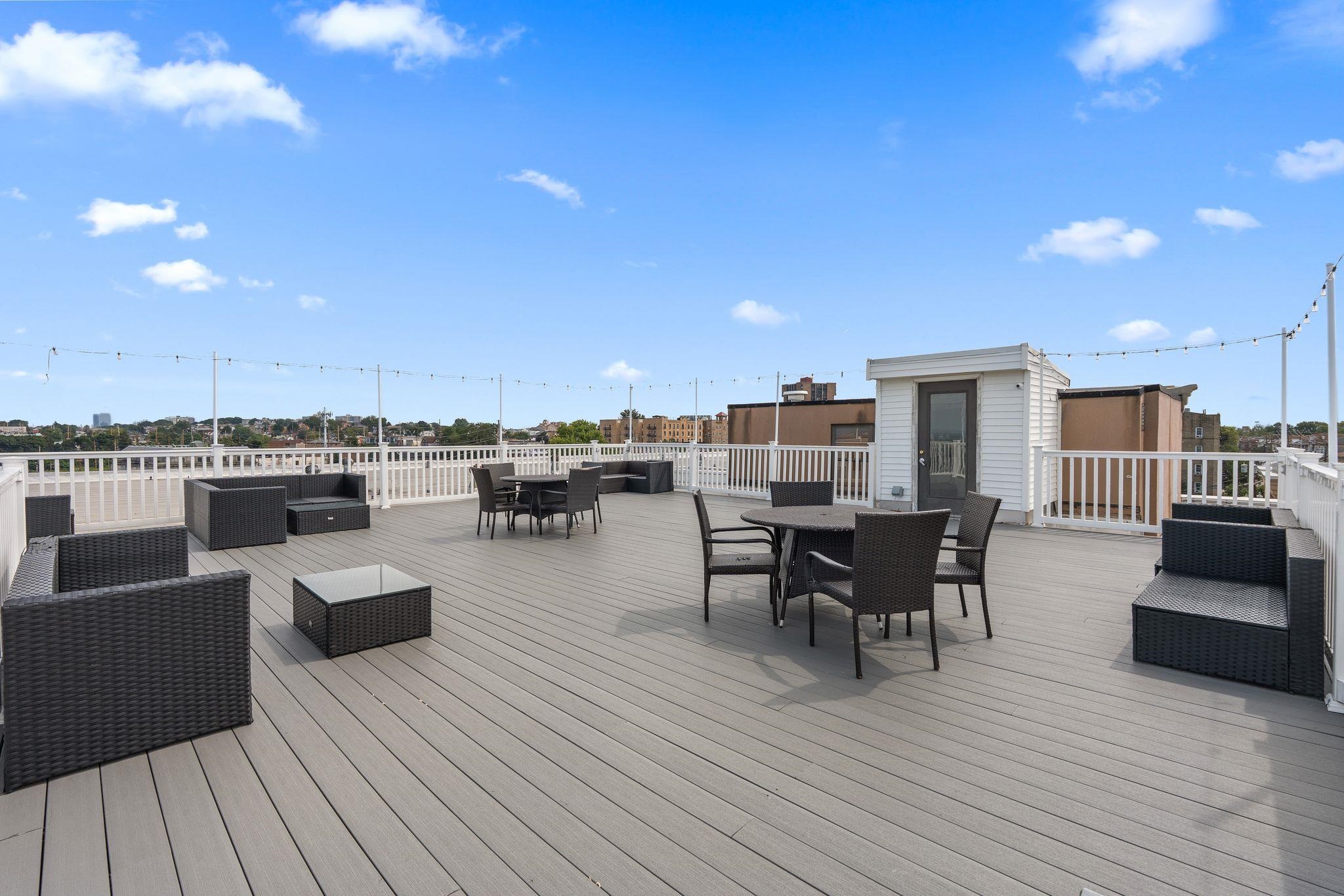 8915 BERGENWOOD AVE - Photo 5