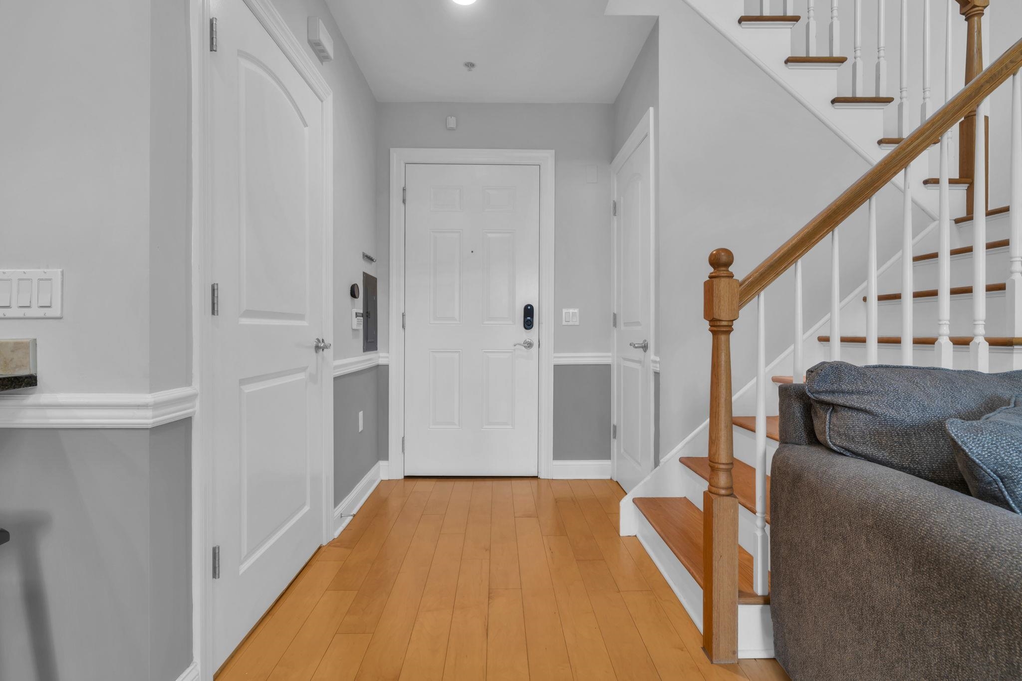 769 MONTGOMERY ST - Photo 2