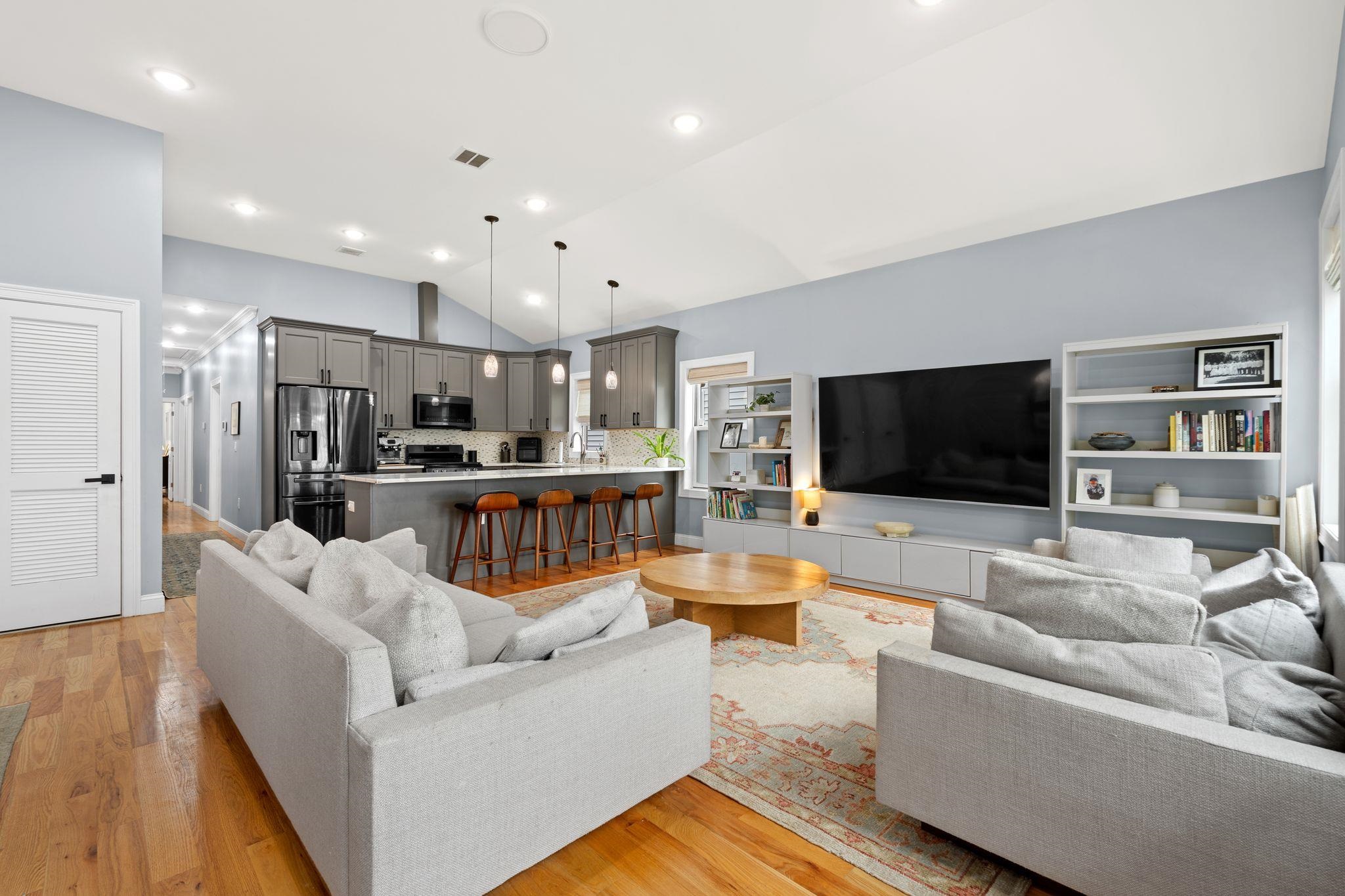 455 MALLORY AVE - Photo 4