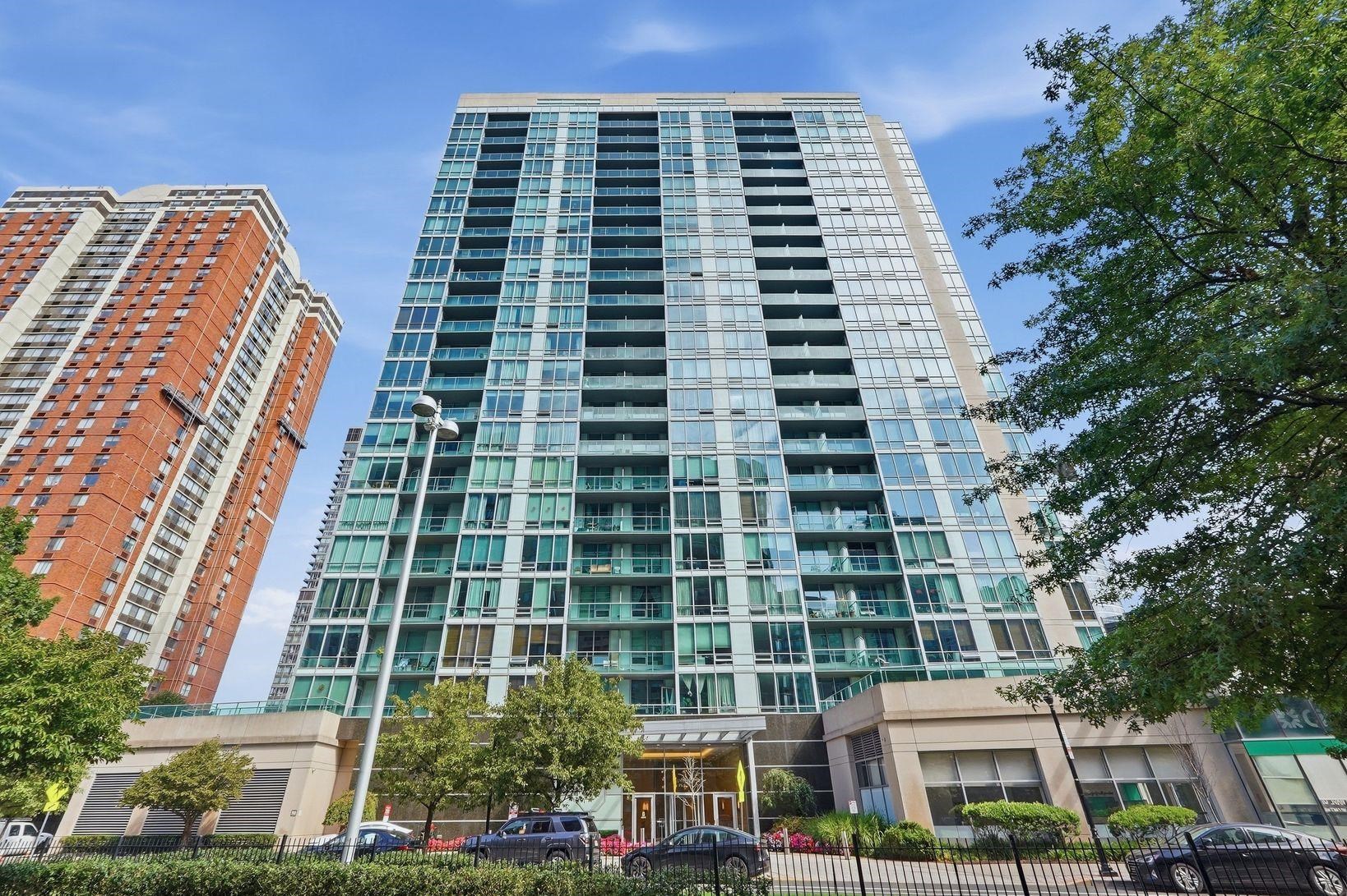 20 NEWPORT PARKWAY - Photo 4