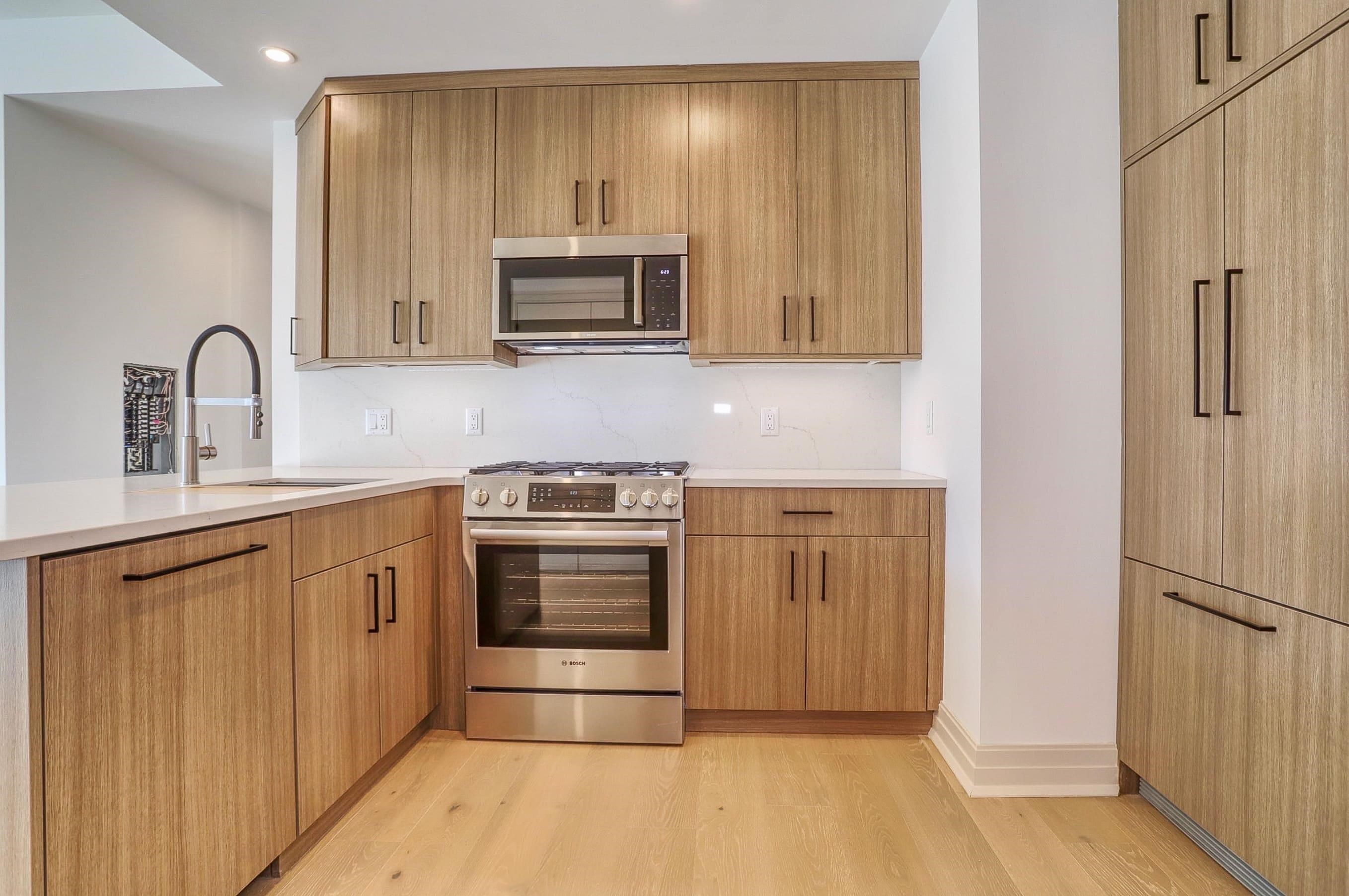 921 MADISON ST - Photo 3
