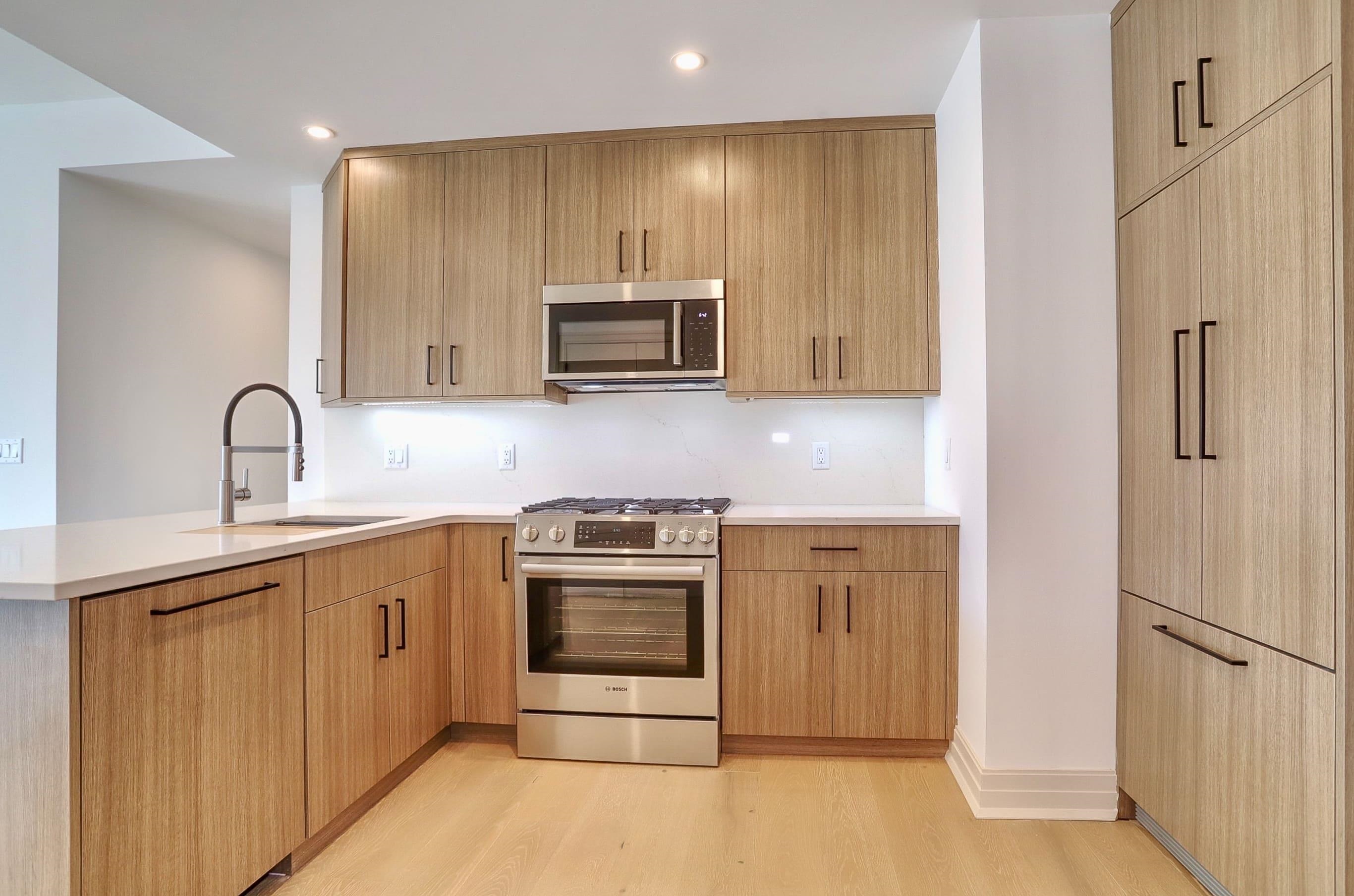 921 MADISON ST - Photo 2