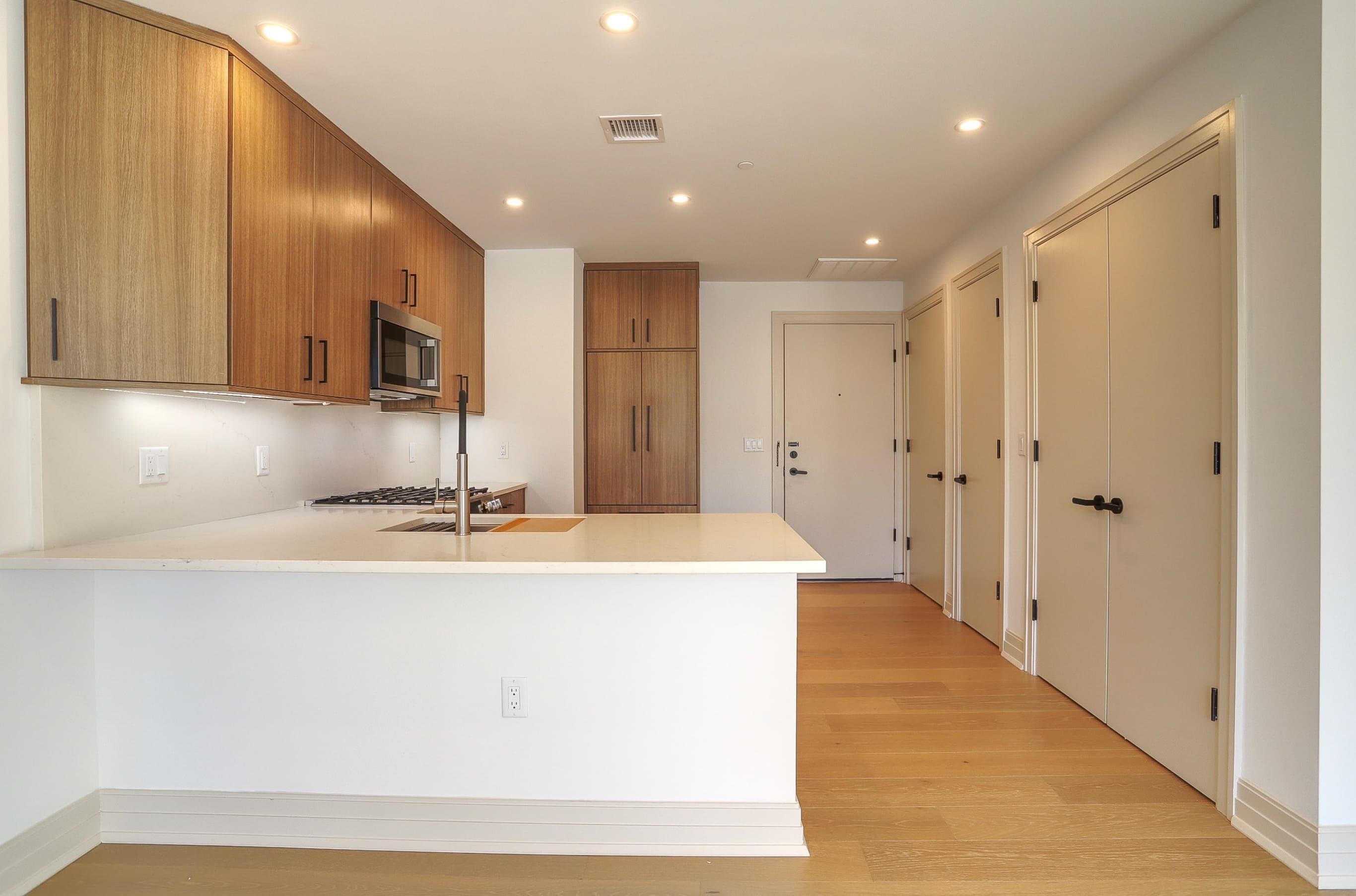 921 MADISON ST - Photo 5