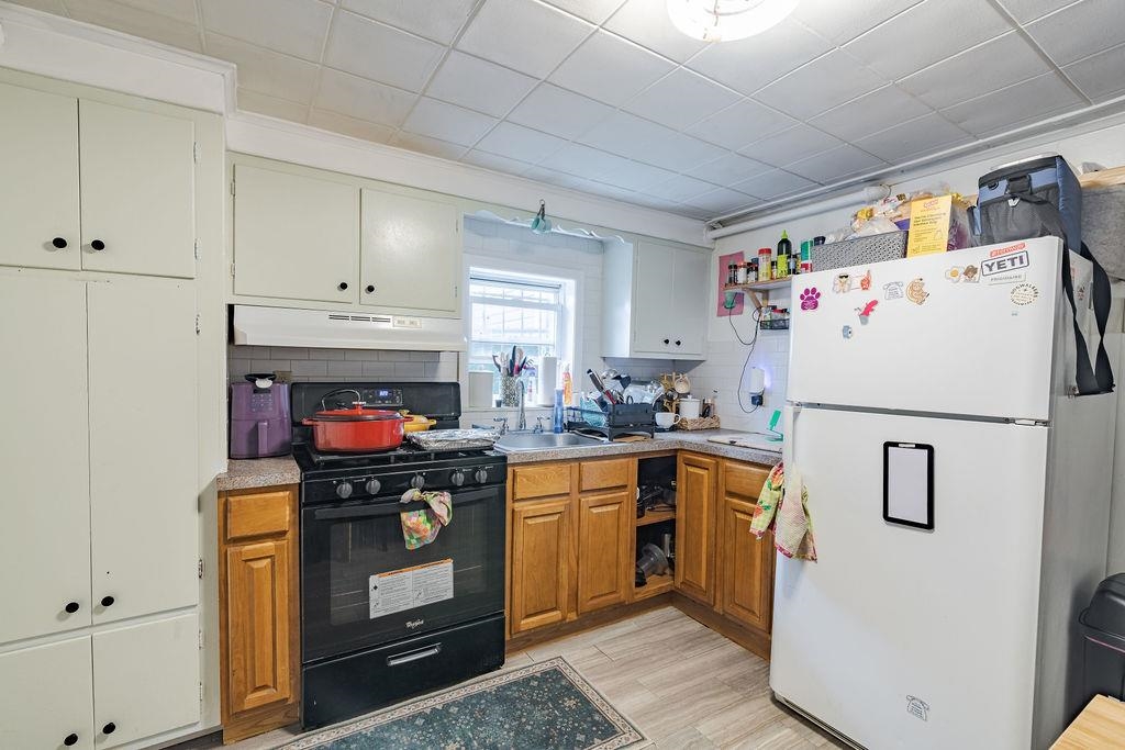 94 HANCOCK AVE - Photo 5