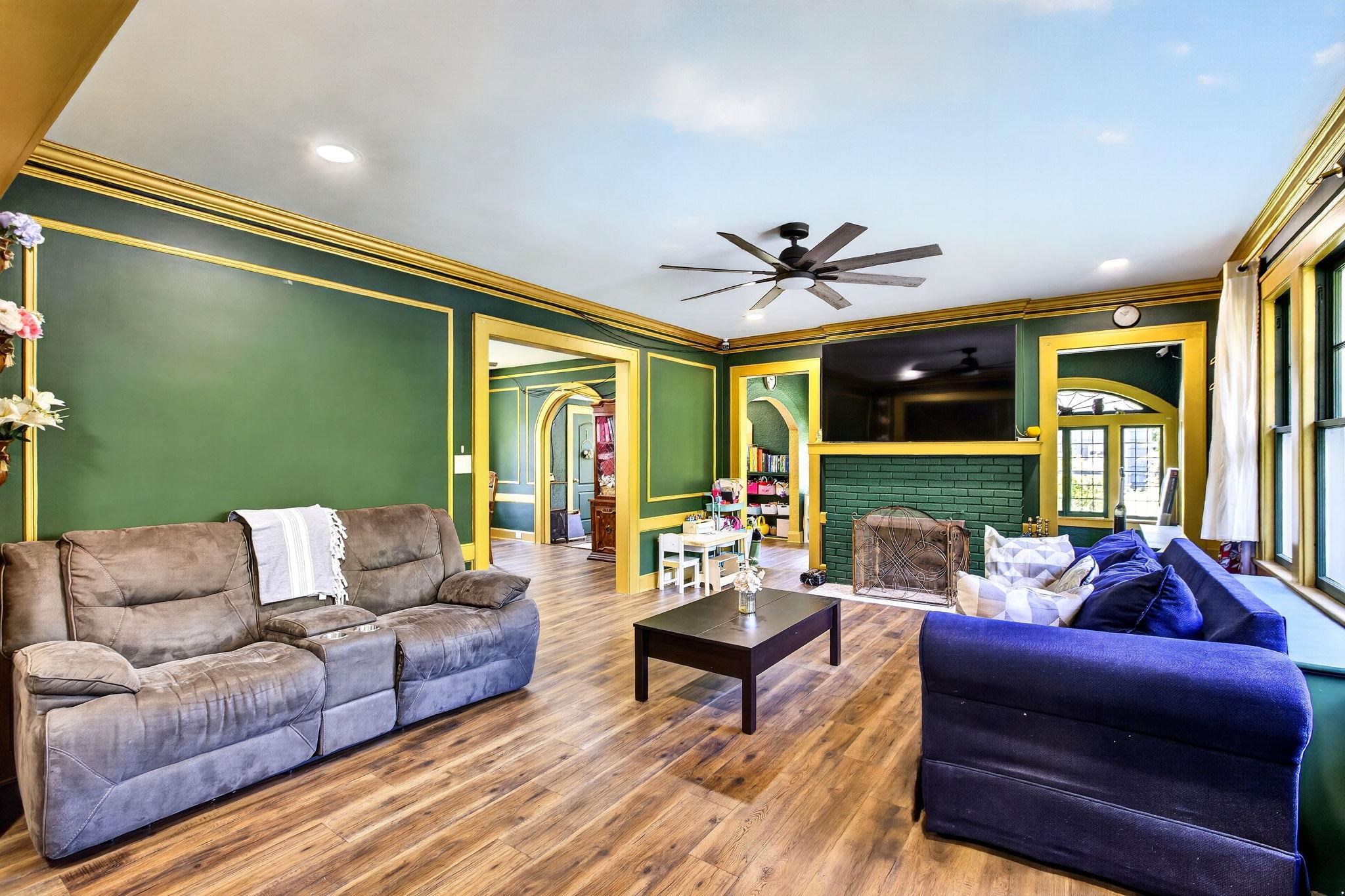 1326 CHETWYND AVE - Photo 5
