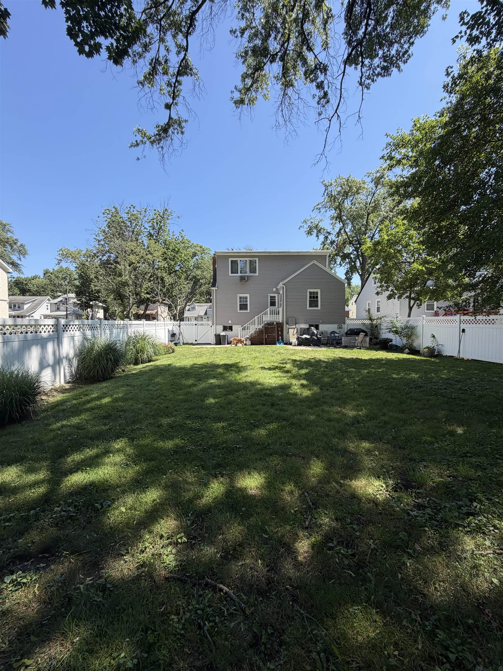 734 CLARK AVE - Photo 2