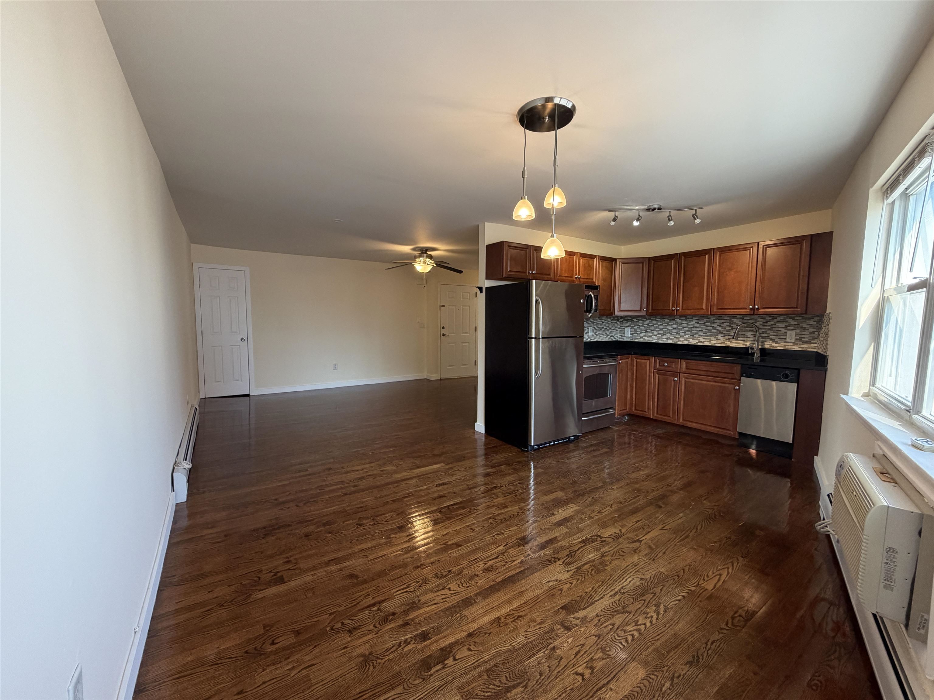 161 18TH ST - Photo 3