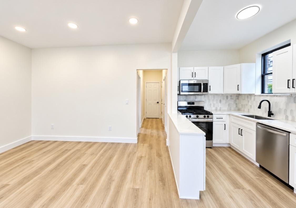 156 NELSON AVE - Photo 4