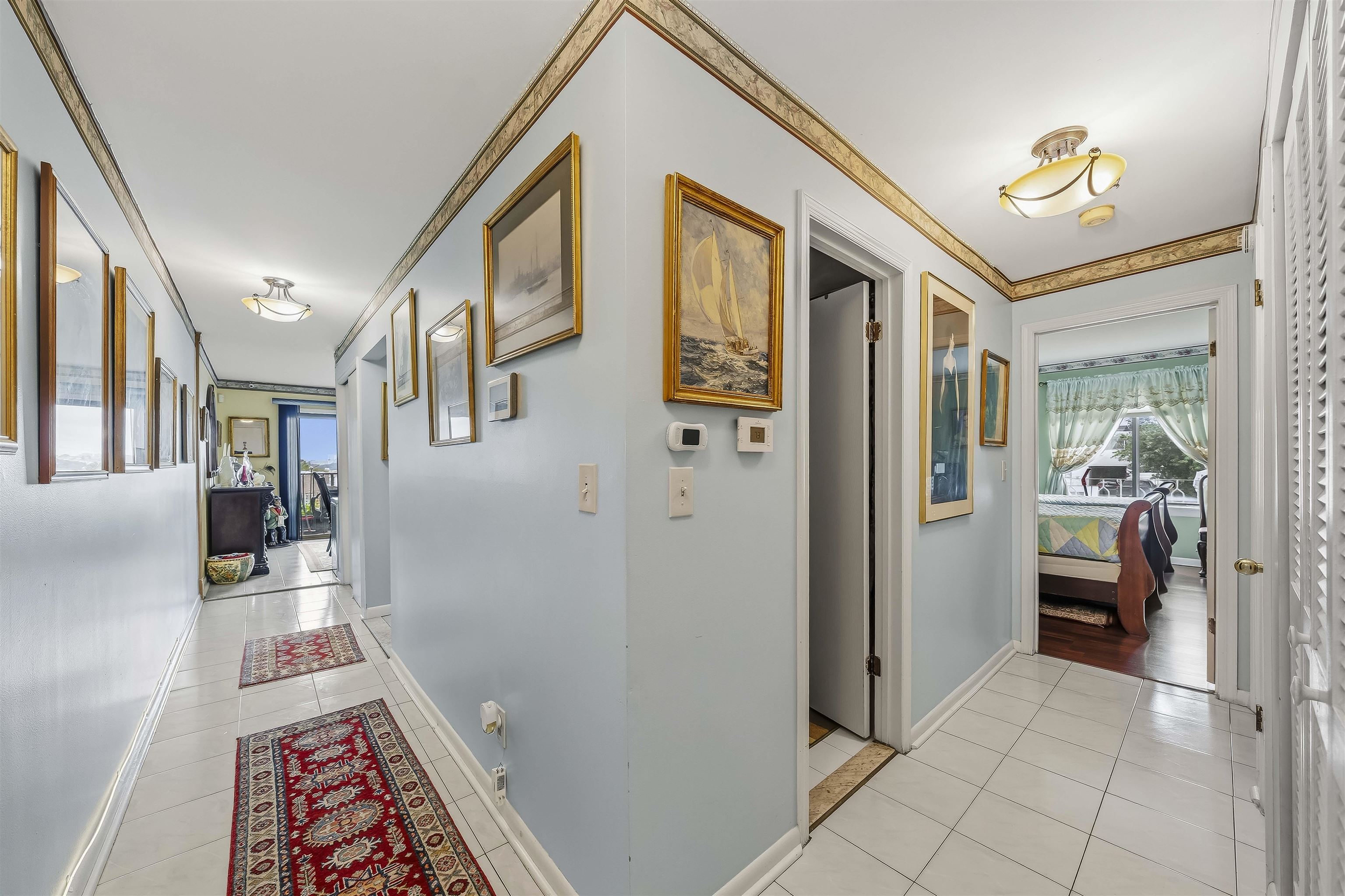 2025 GRAND AVE - Photo 4