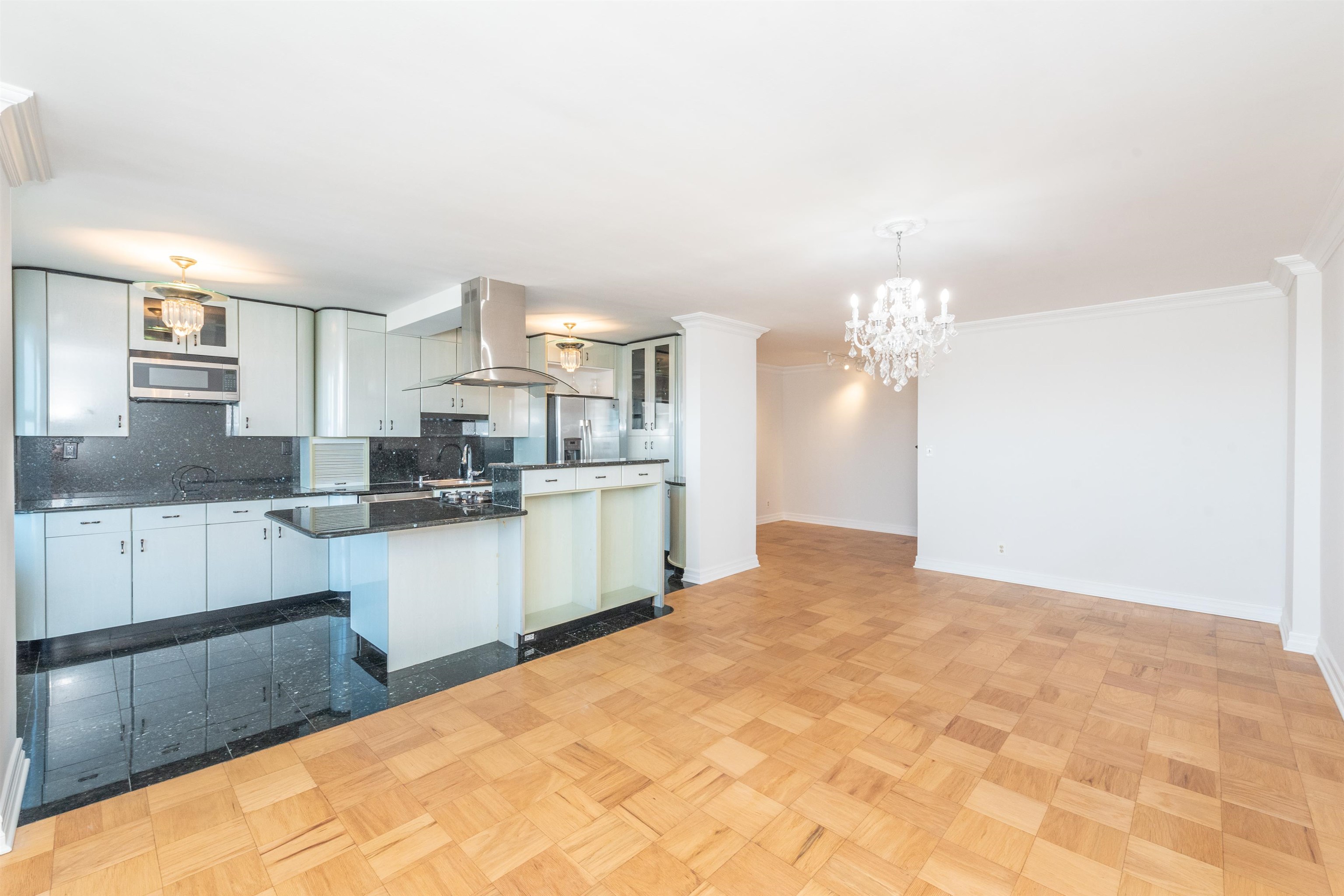 6600 BLVD EAST - Photo 4