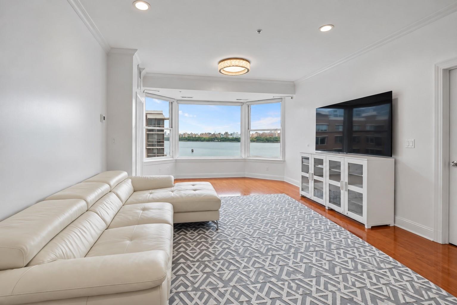 20 AVENUE AT PORT IMPERIAL - Photo 5