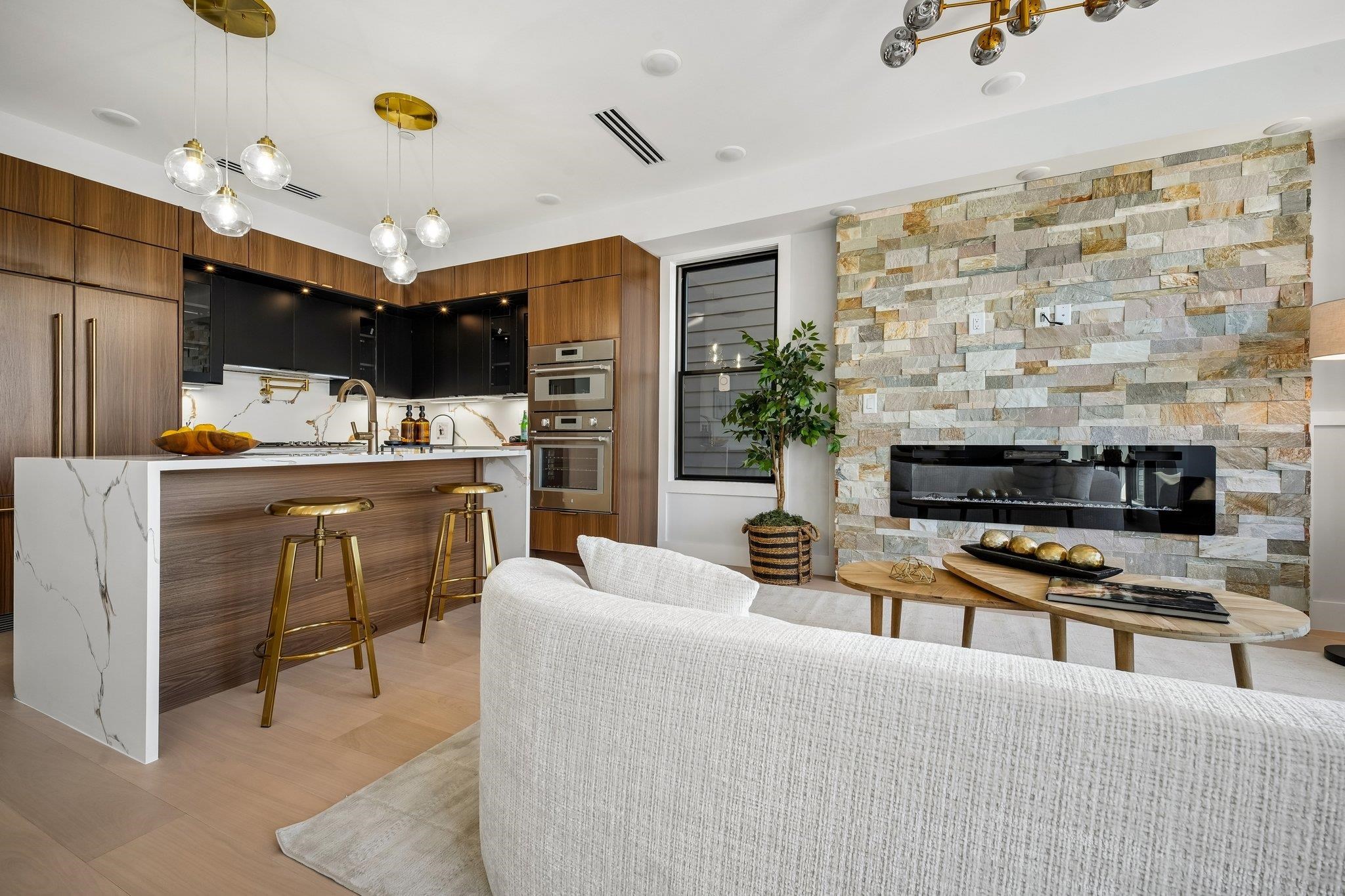 6 ELIZABETH ST - Photo 2