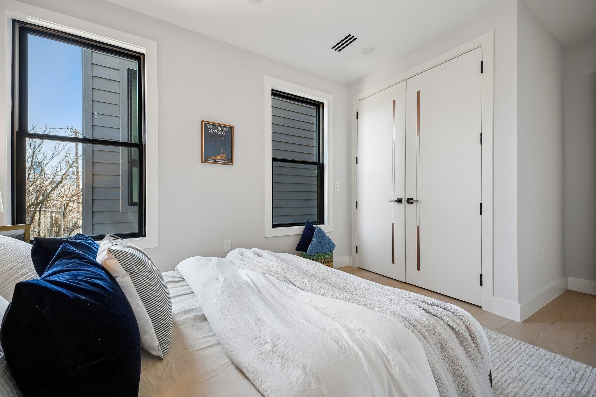 6 ELIZABETH ST #2
