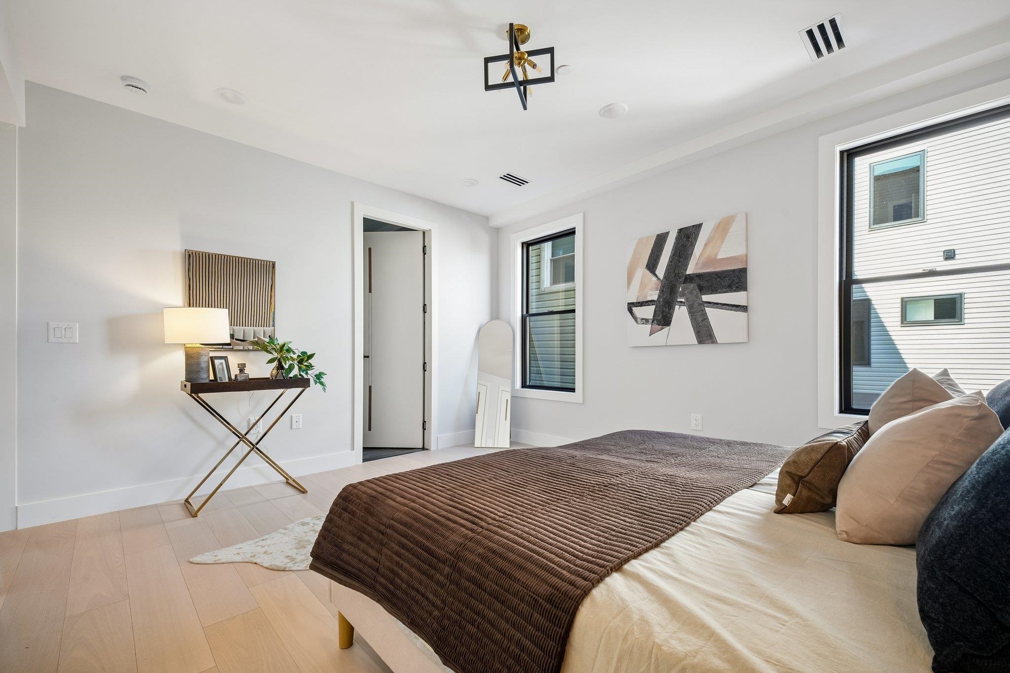 6 ELIZABETH ST #2