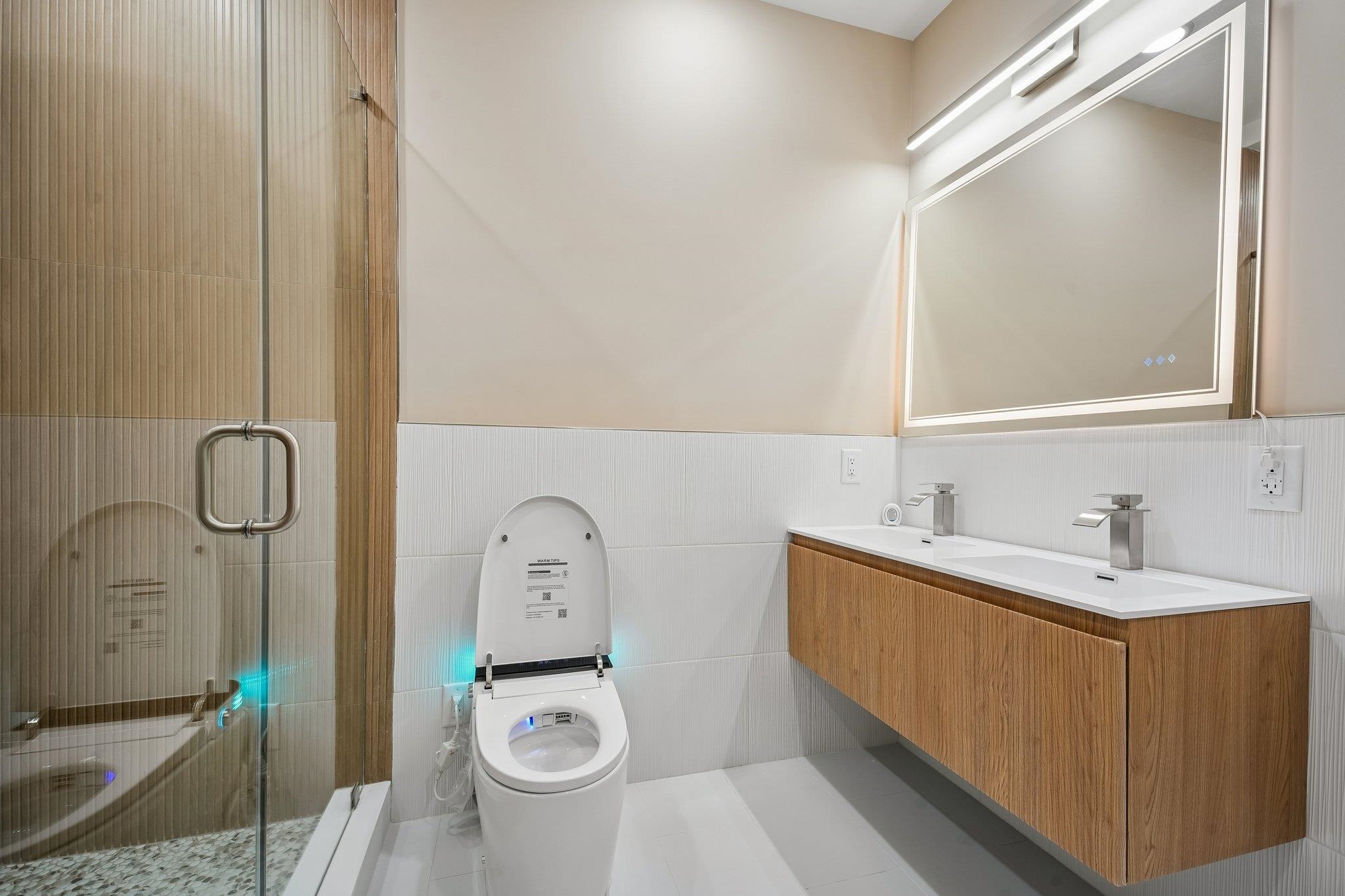 6 ELIZABETH ST #2