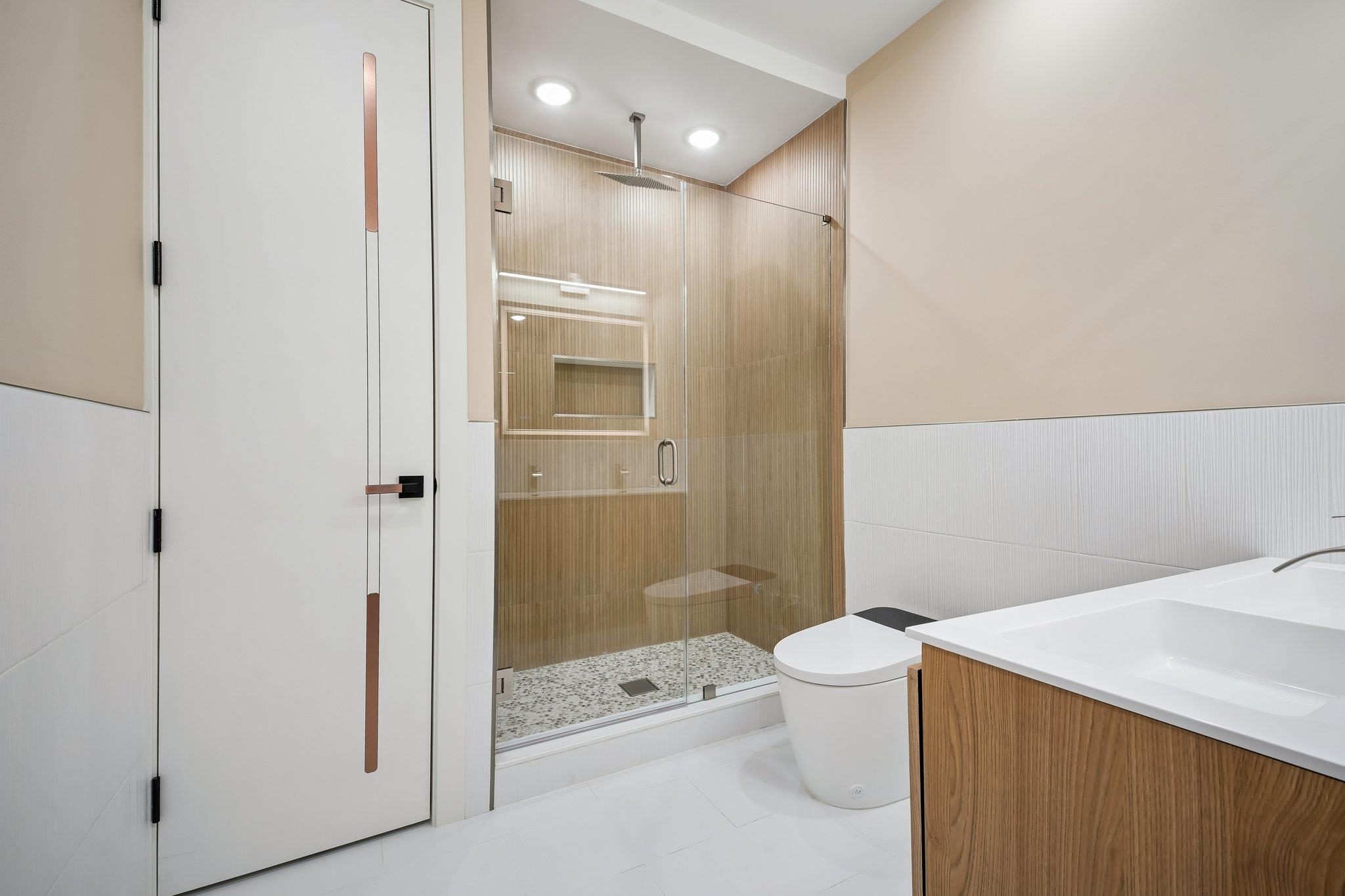 6 ELIZABETH ST #2