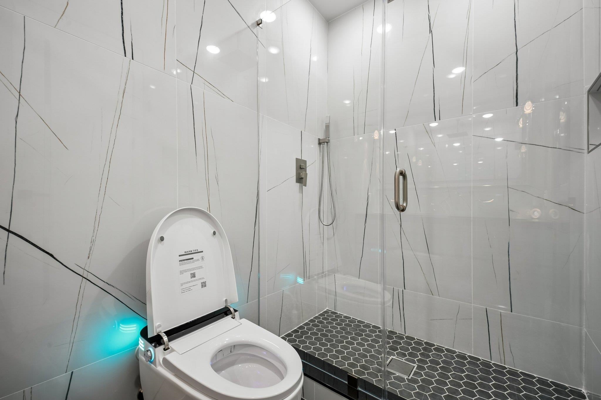 6 ELIZABETH ST #2