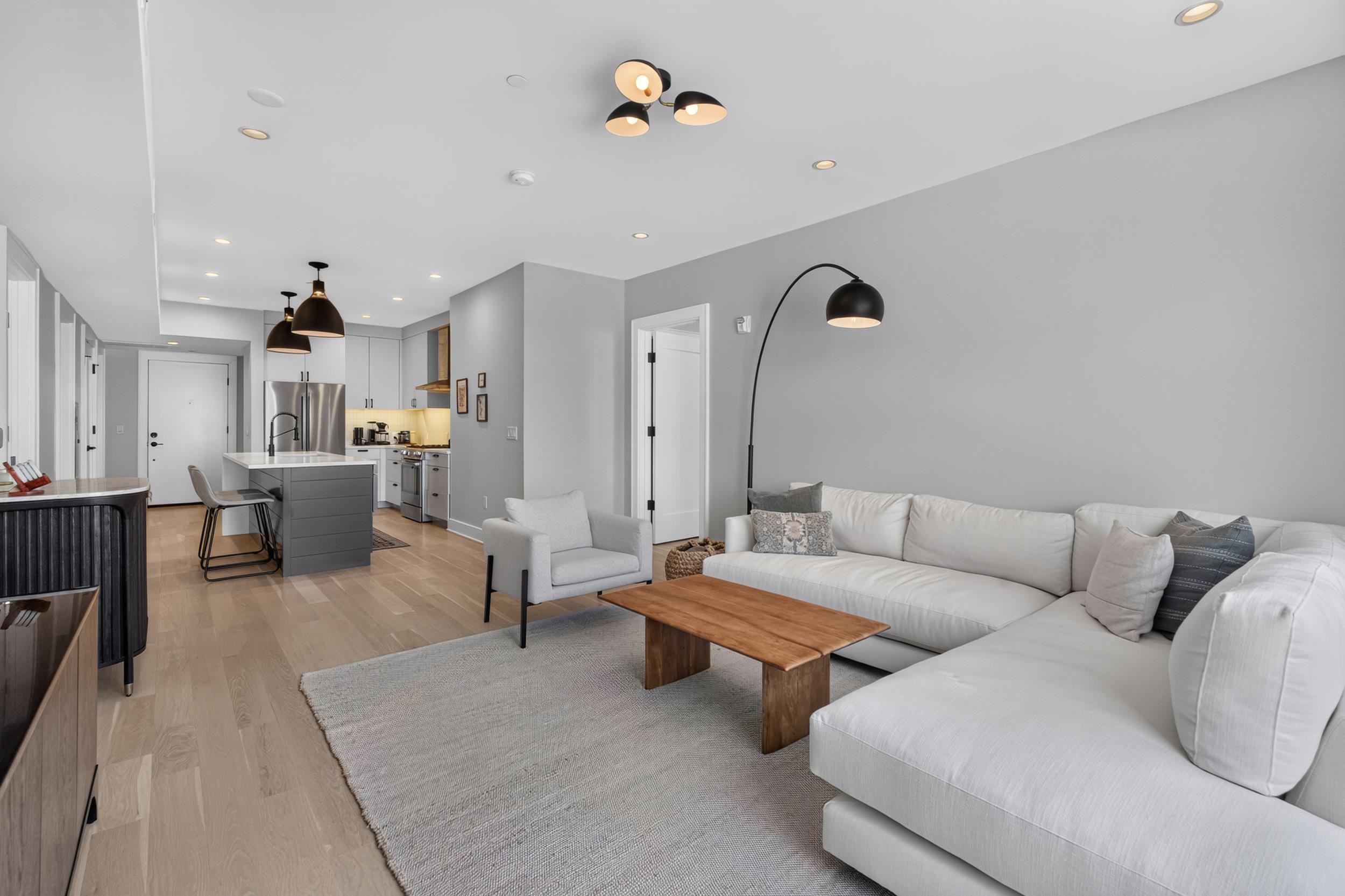 366 6TH ST - Photo 4