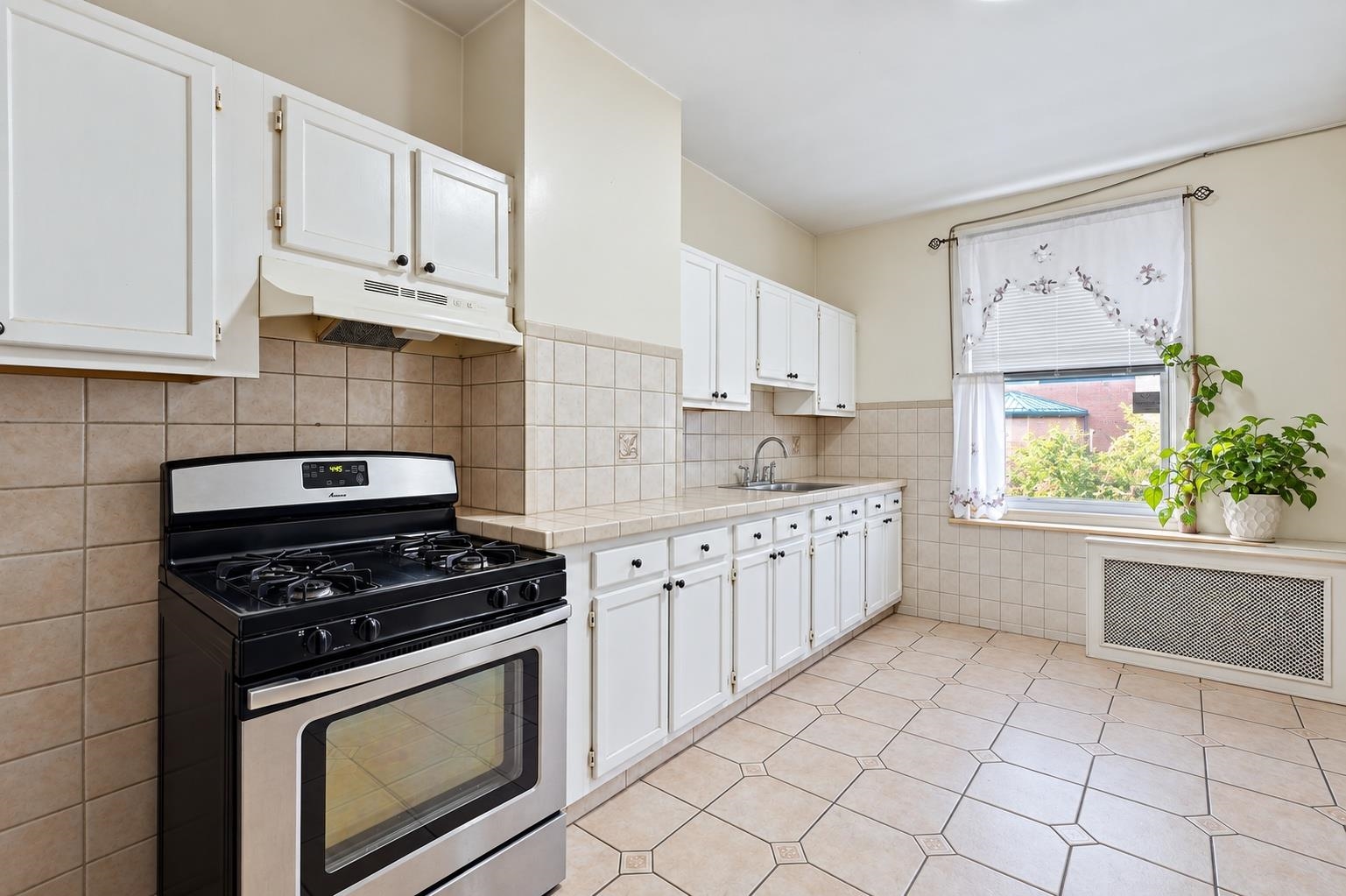 2207 KERRIGAN AVE - Photo 3