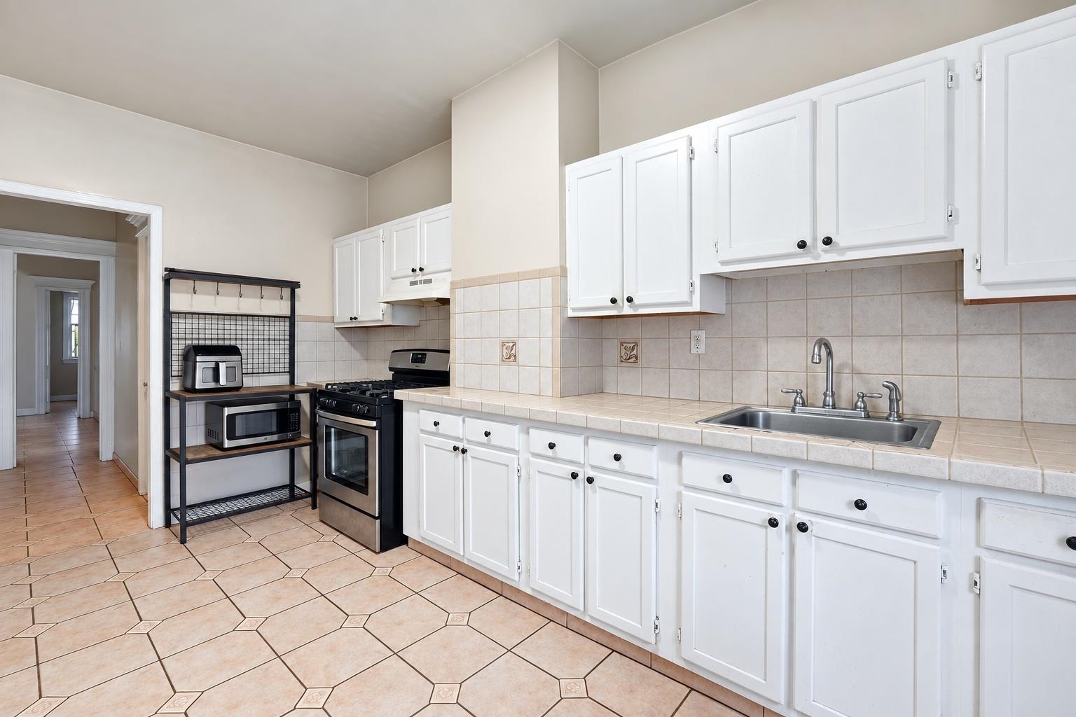 2207 KERRIGAN AVE - Photo 4