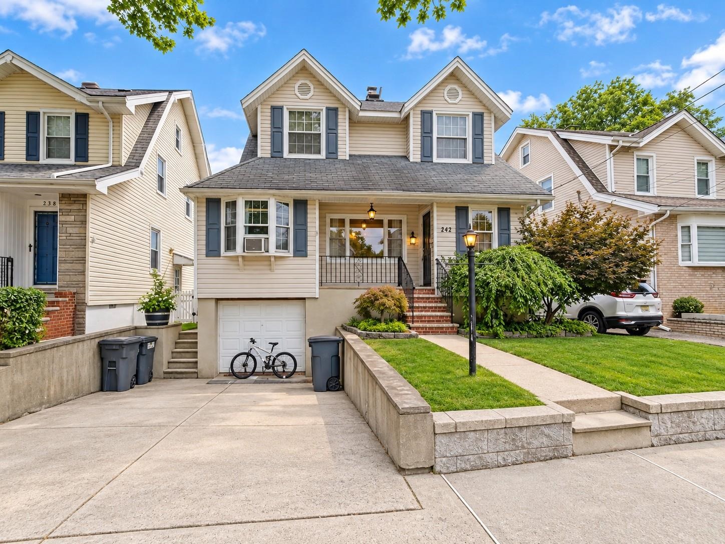 242 SUMMIT AVE - Photo 4