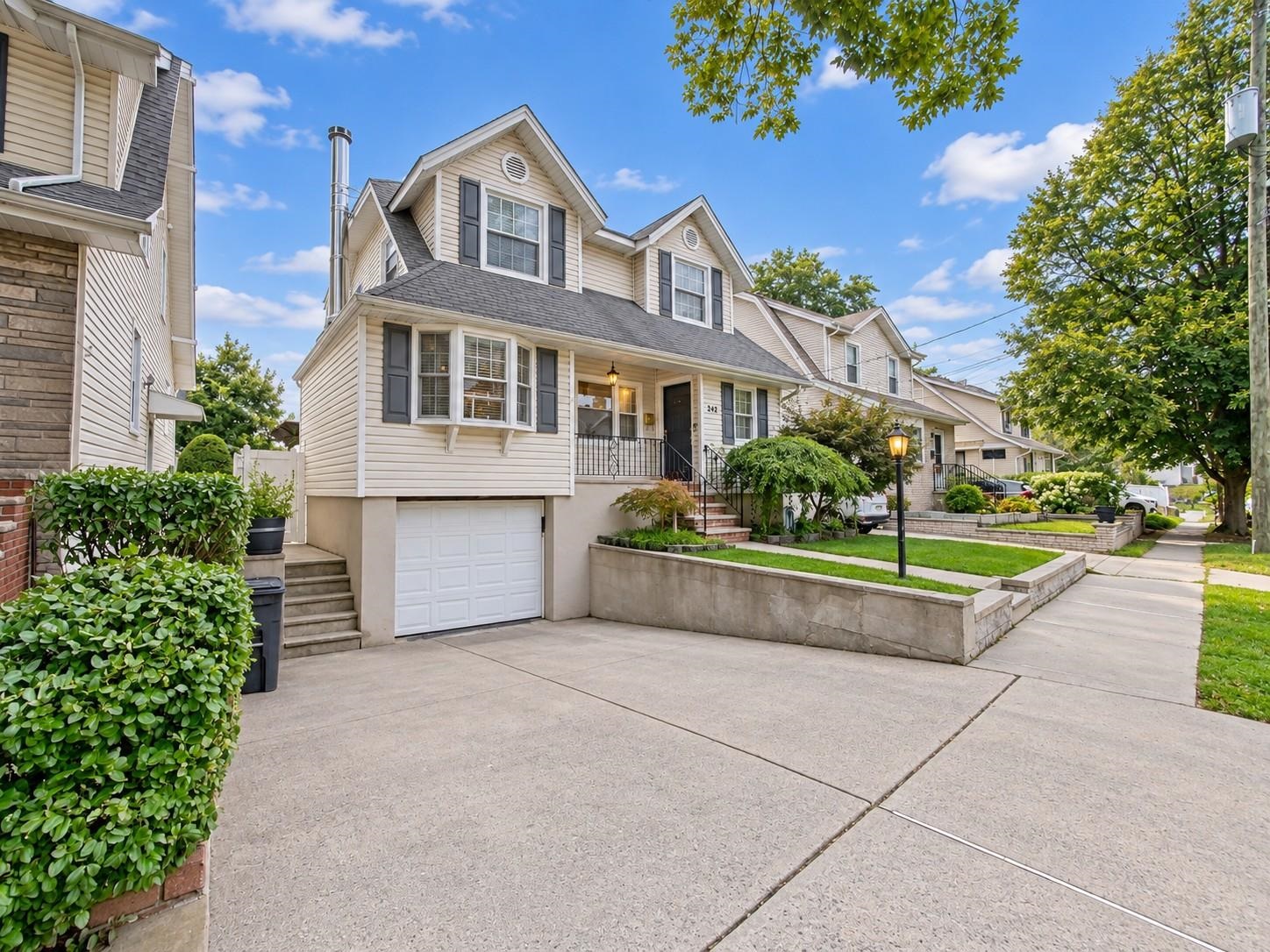 242 SUMMIT AVE - Photo 5