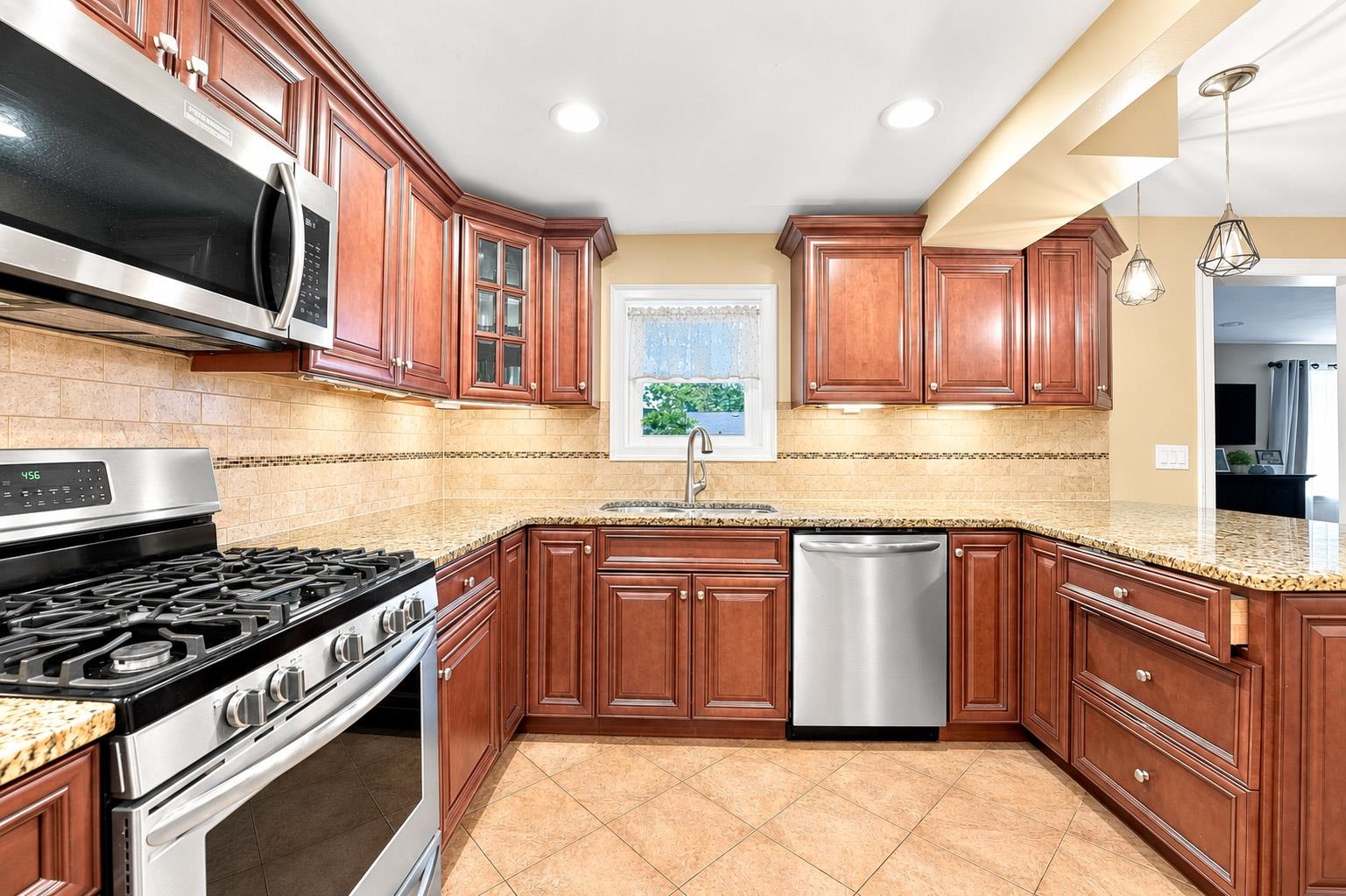 818 RIDGE RD - Photo 5