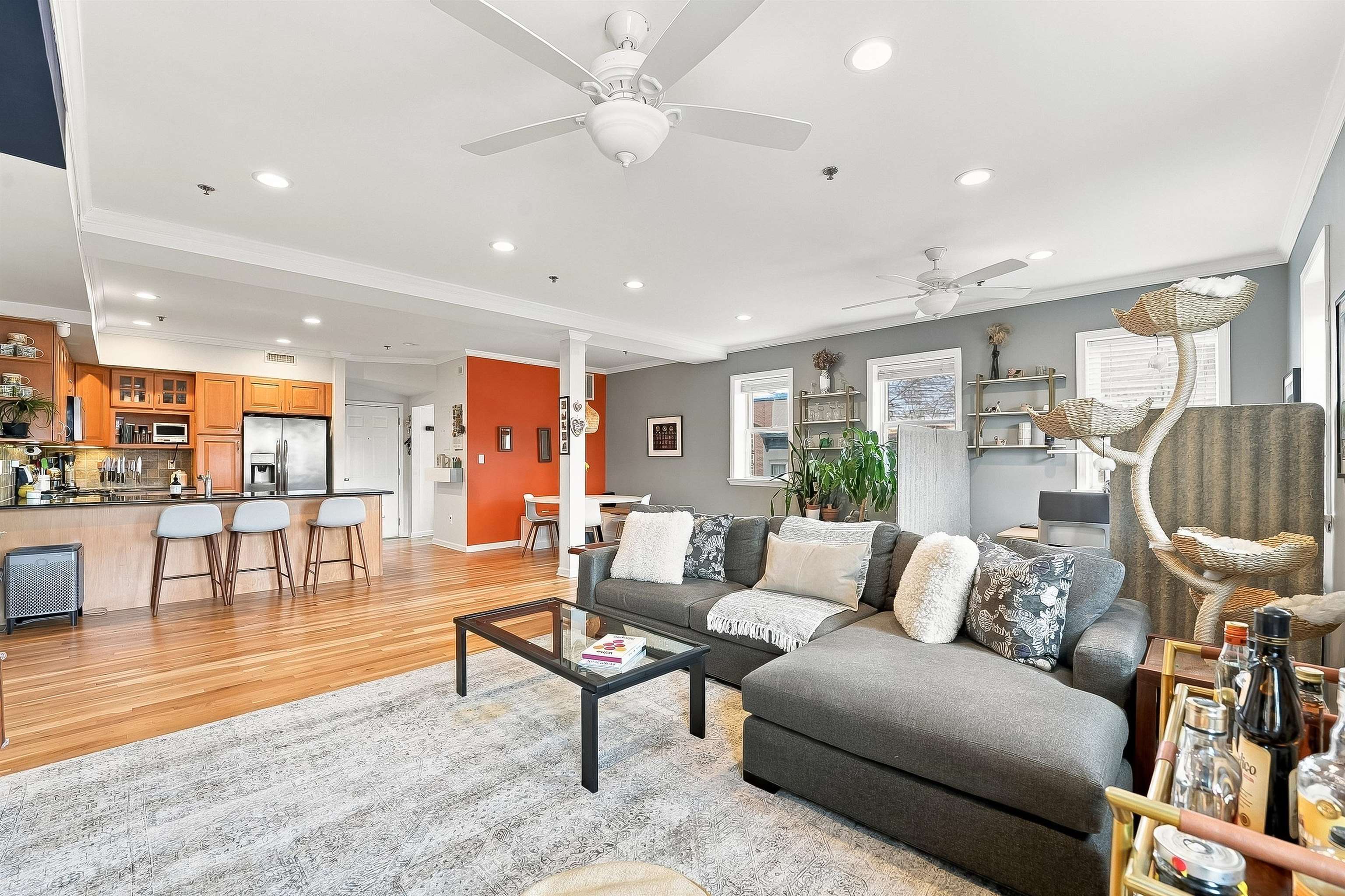 547 BLOOMFIELD ST - Photo 3