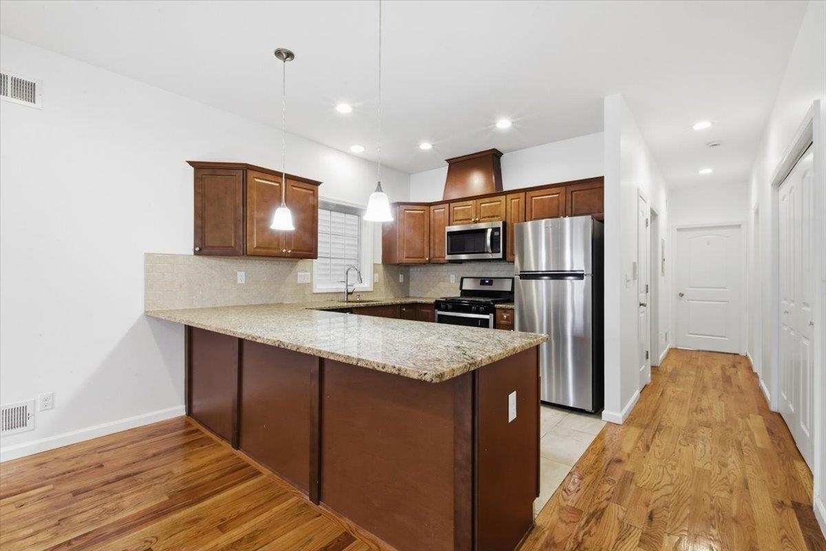 28 DAVIS ST - Photo 5
