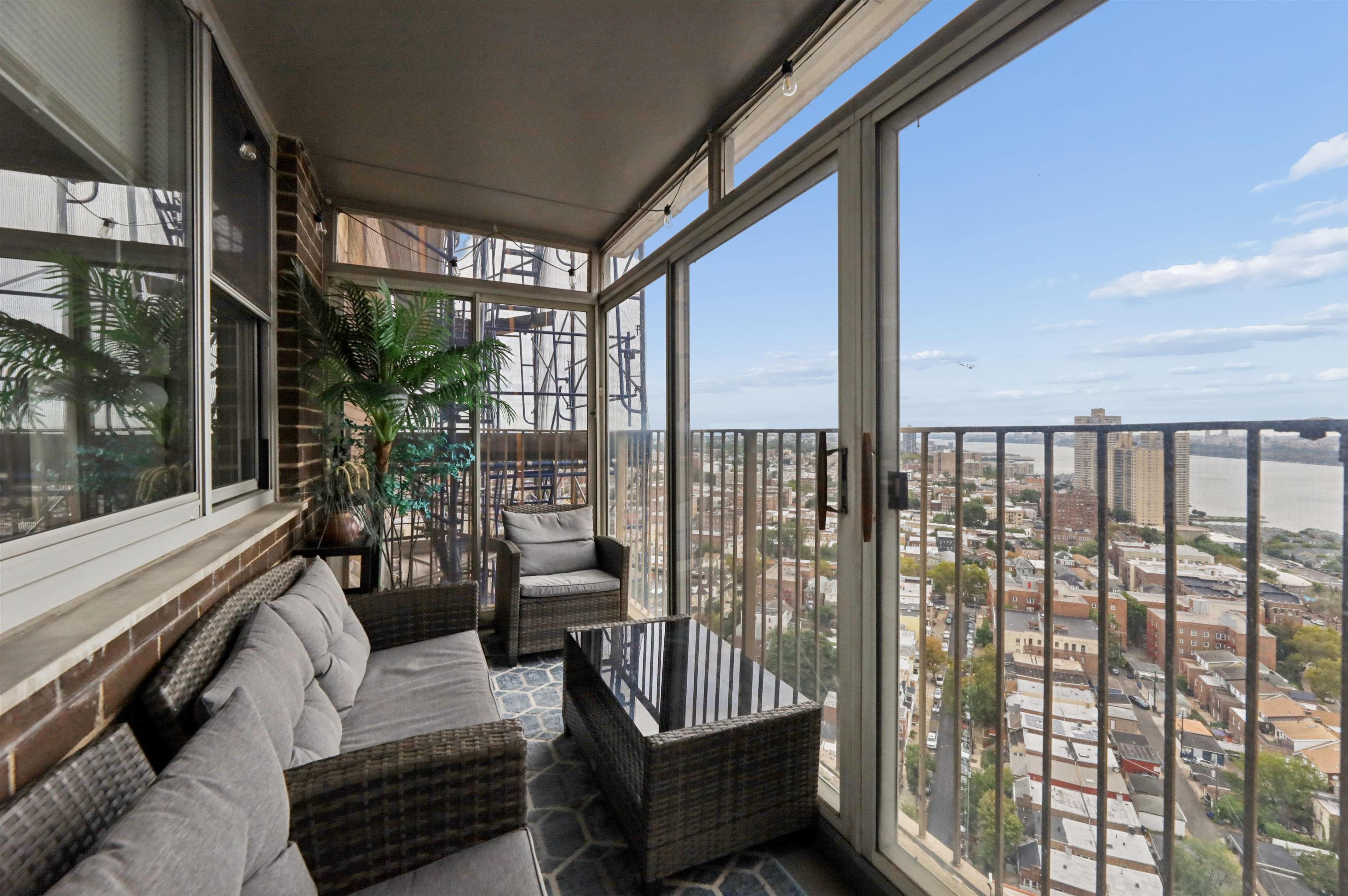 6040 BLVD EAST - Photo 2