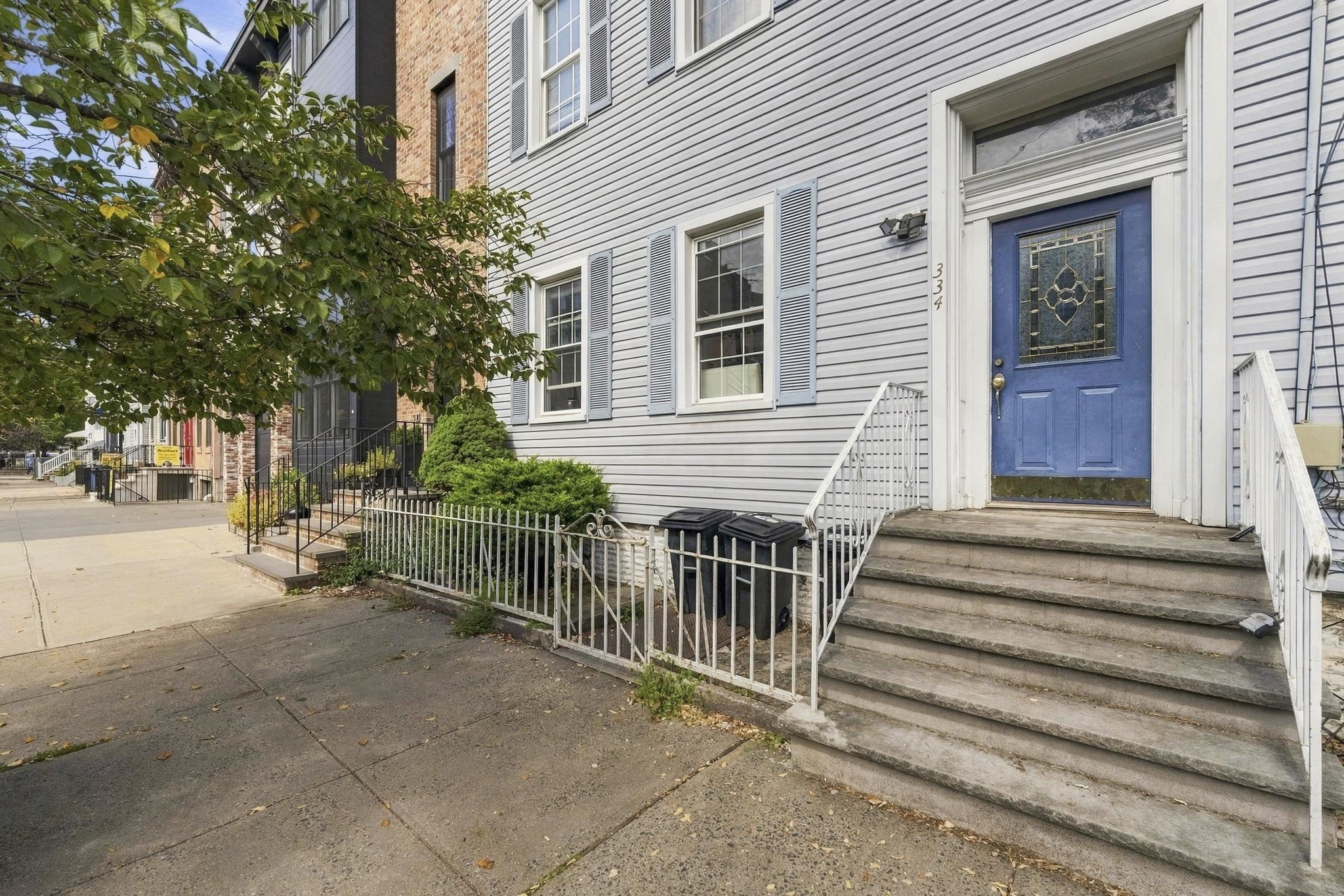 334 PAVONIA AVE - Photo 2