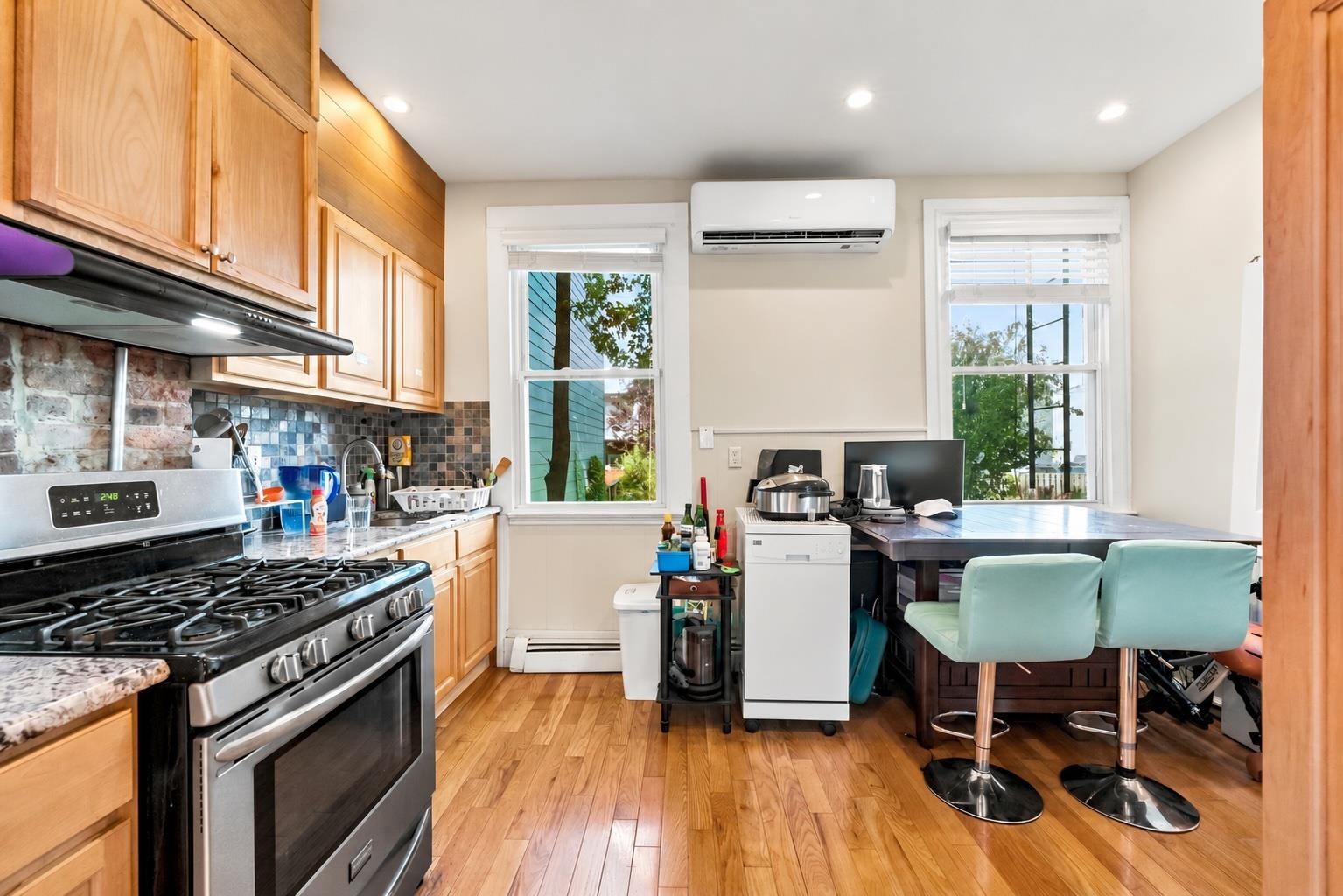 334 PAVONIA AVE - Photo 4