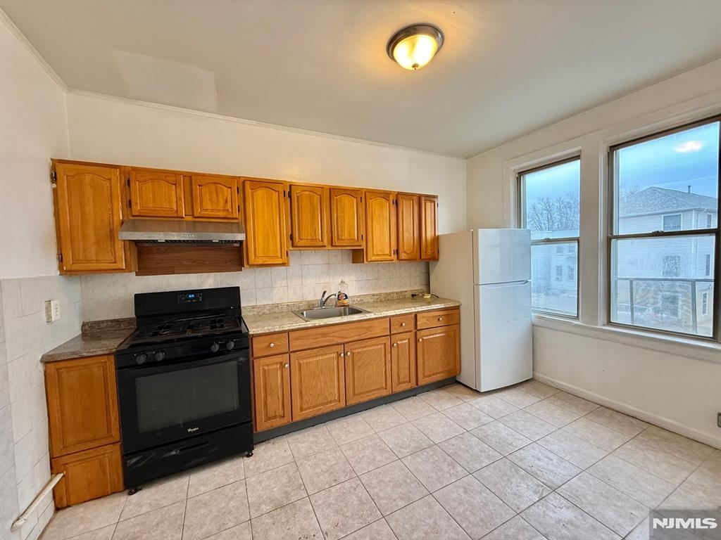 286 BOYD AVE - Photo 3