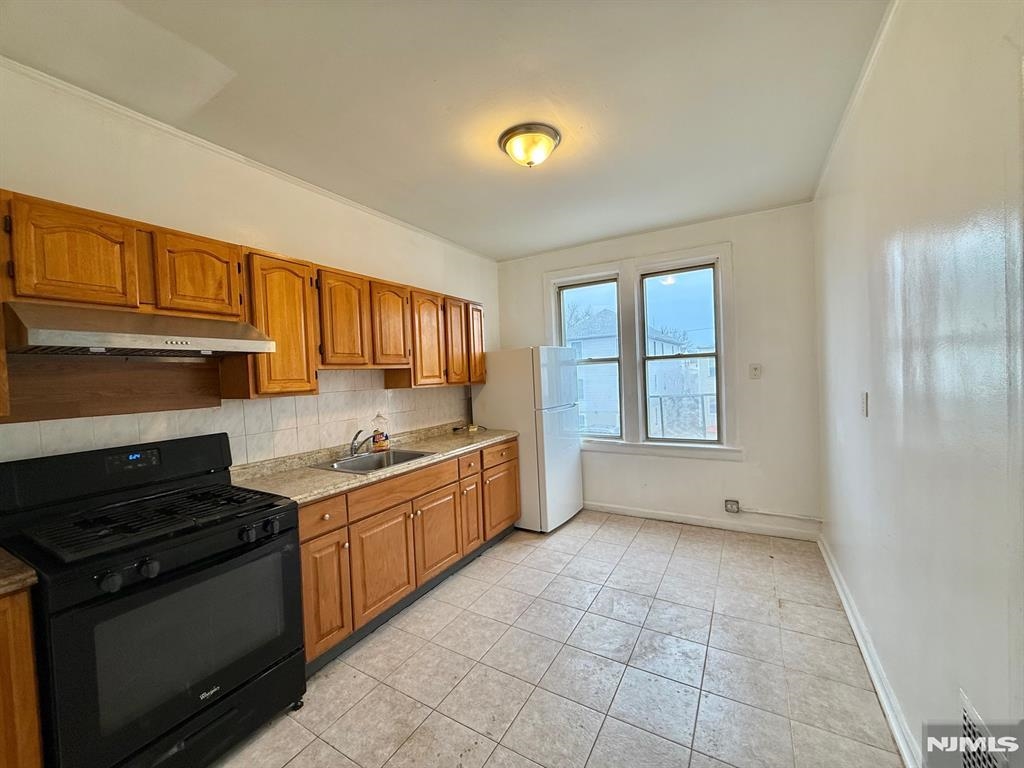 286 BOYD AVE - Photo 4