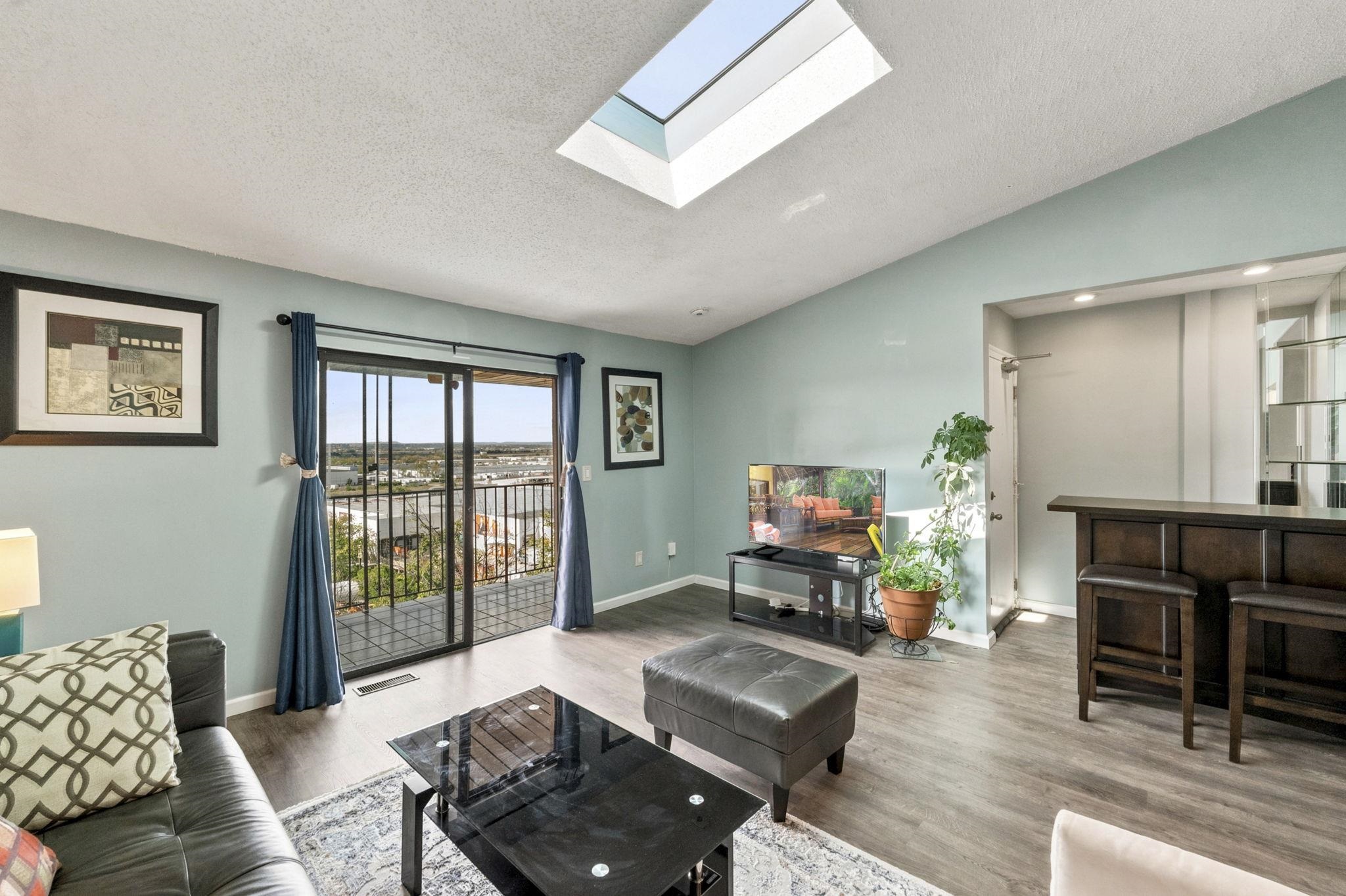 6411 LIBERTY AVE - Photo 2
