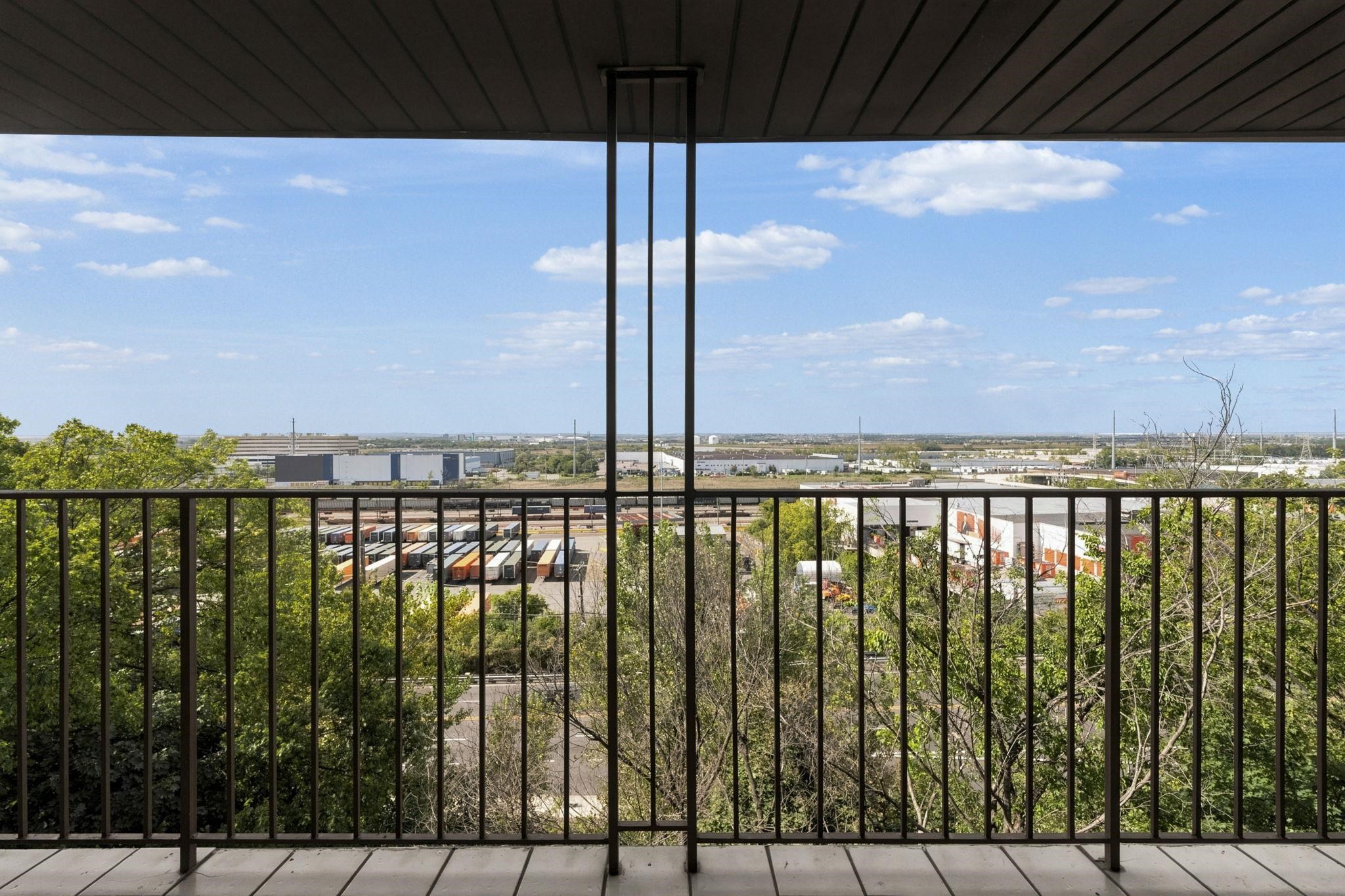 6411 LIBERTY AVE - Photo 4