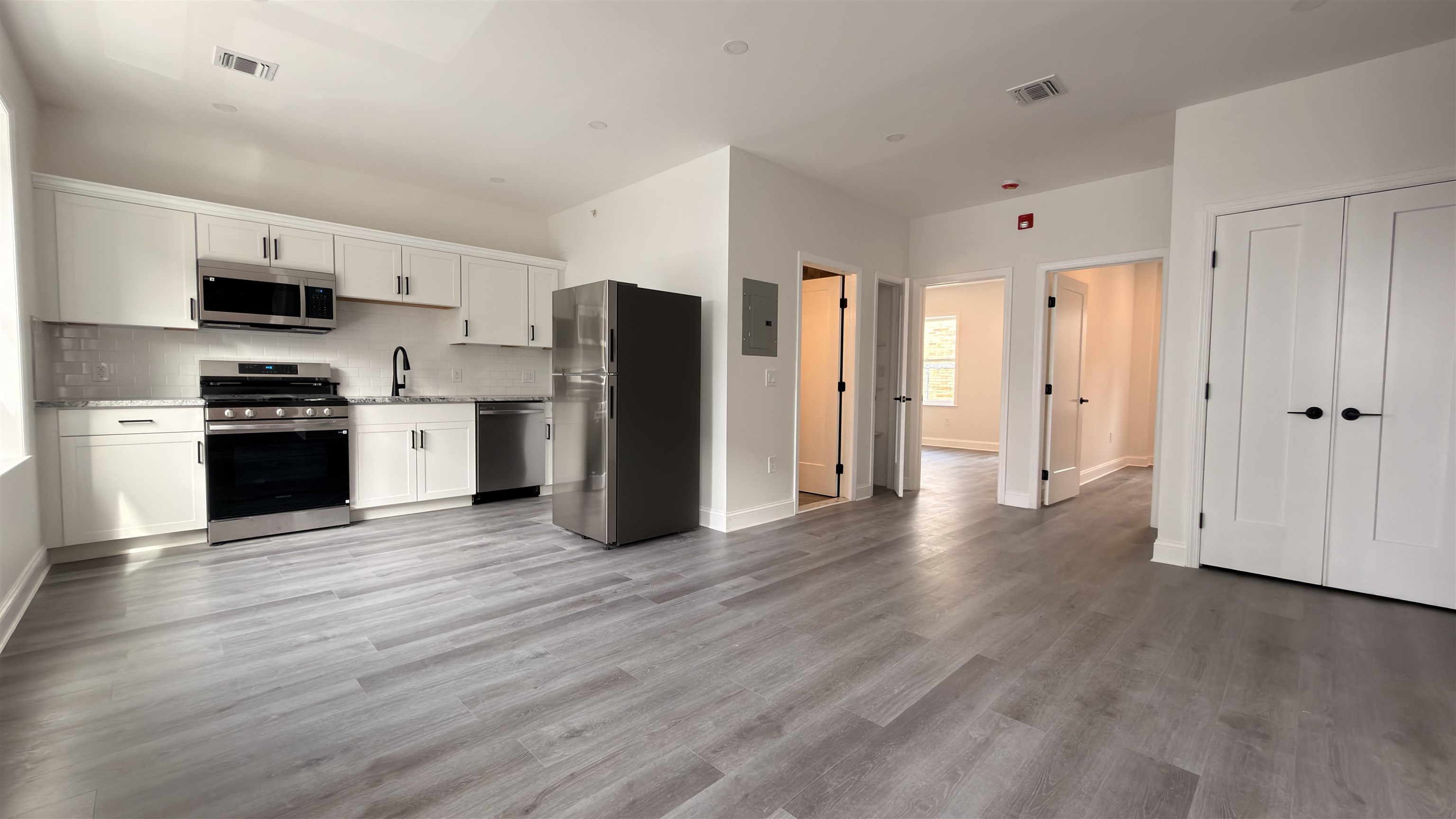 440-42 58TH ST - Photo 4