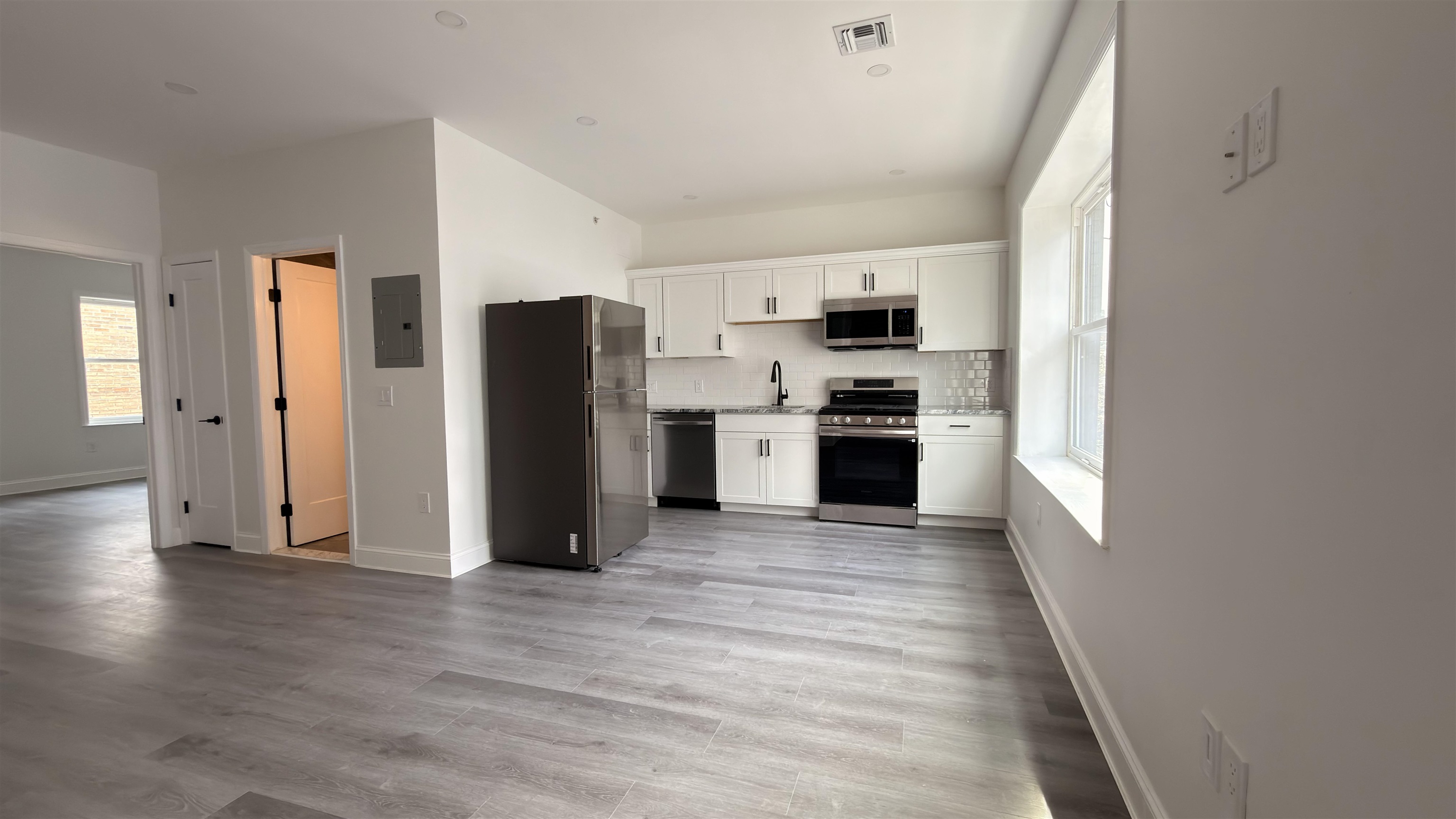 440-42 58TH ST - Photo 4